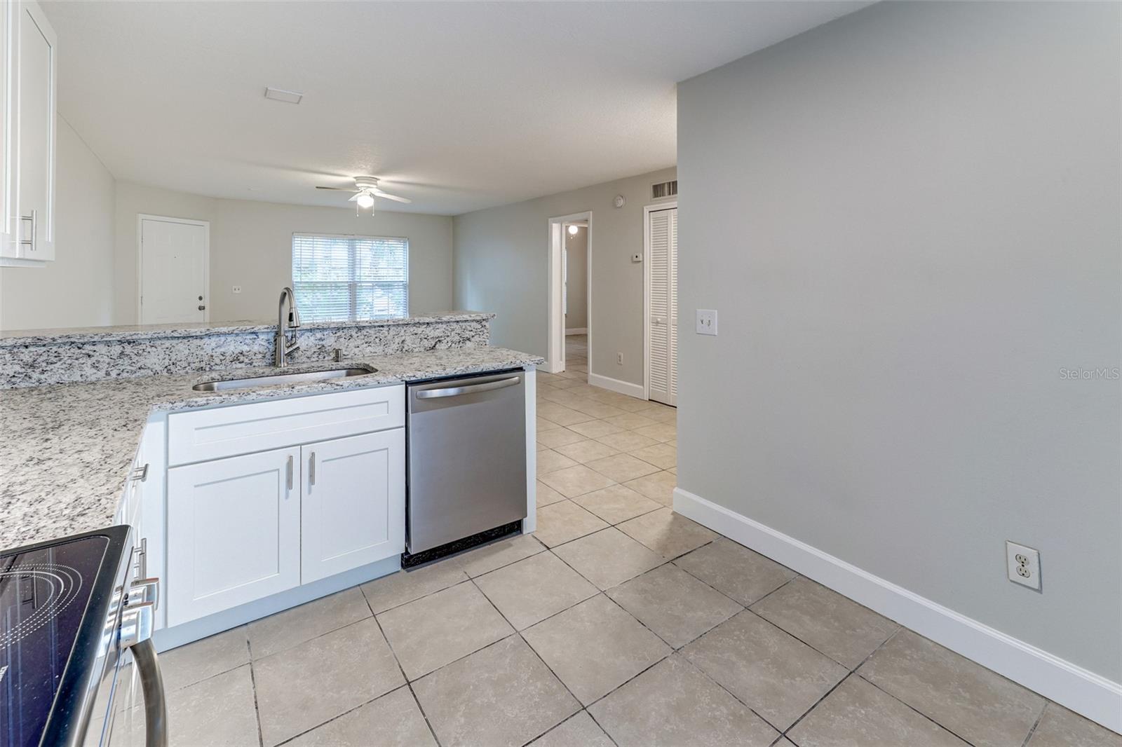 Image 15 of 39 For 3651 Goldenrod Road D101