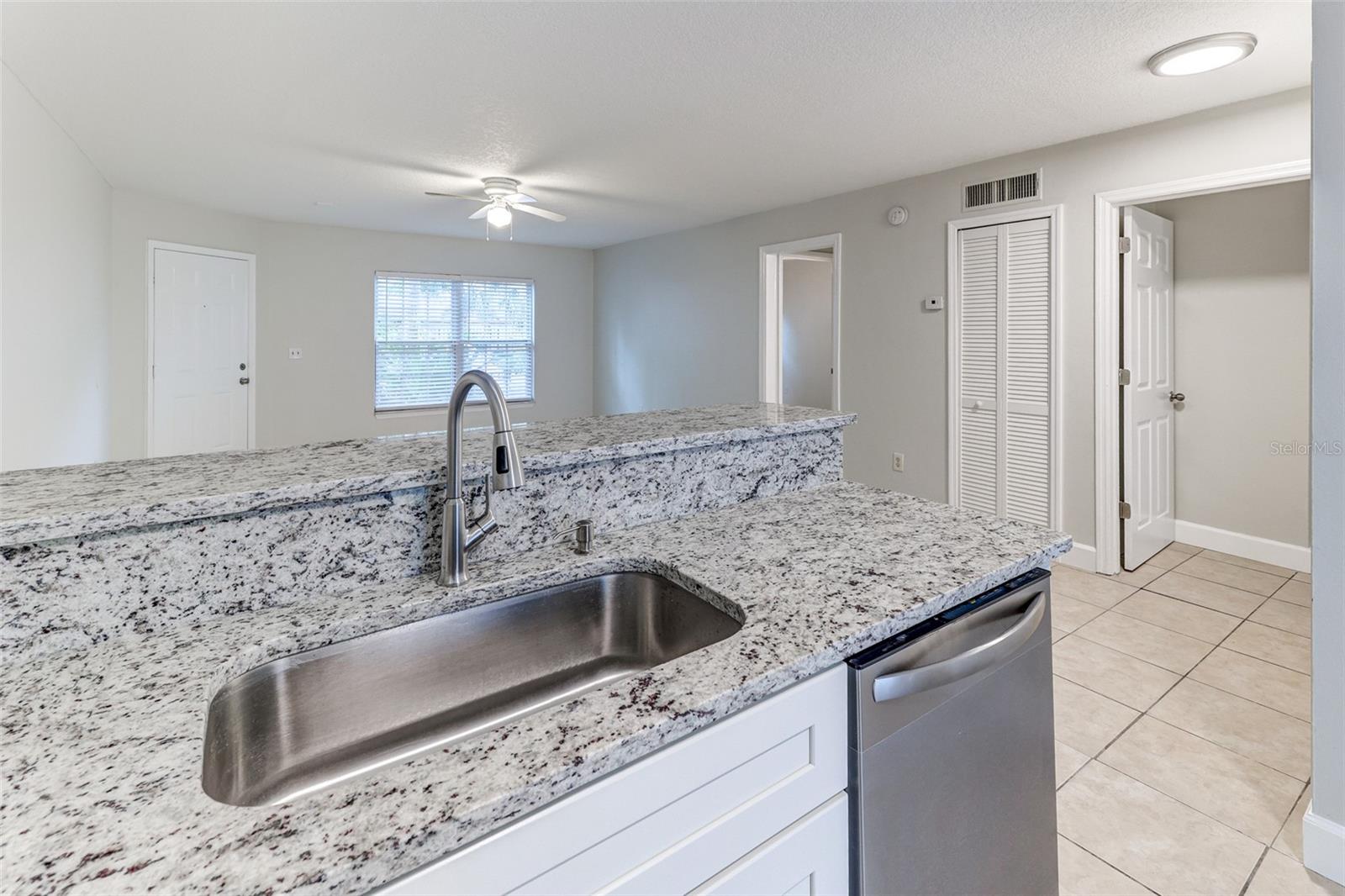 Image 16 of 39 For 3651 Goldenrod Road D101