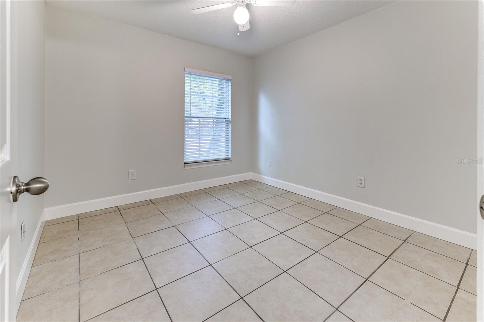 Image 19 of 39 For 3651 Goldenrod Road D101