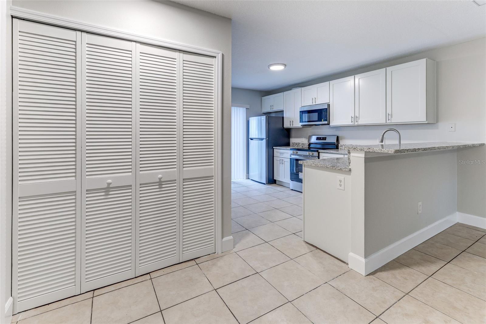 Image 23 of 39 For 3651 Goldenrod Road D101