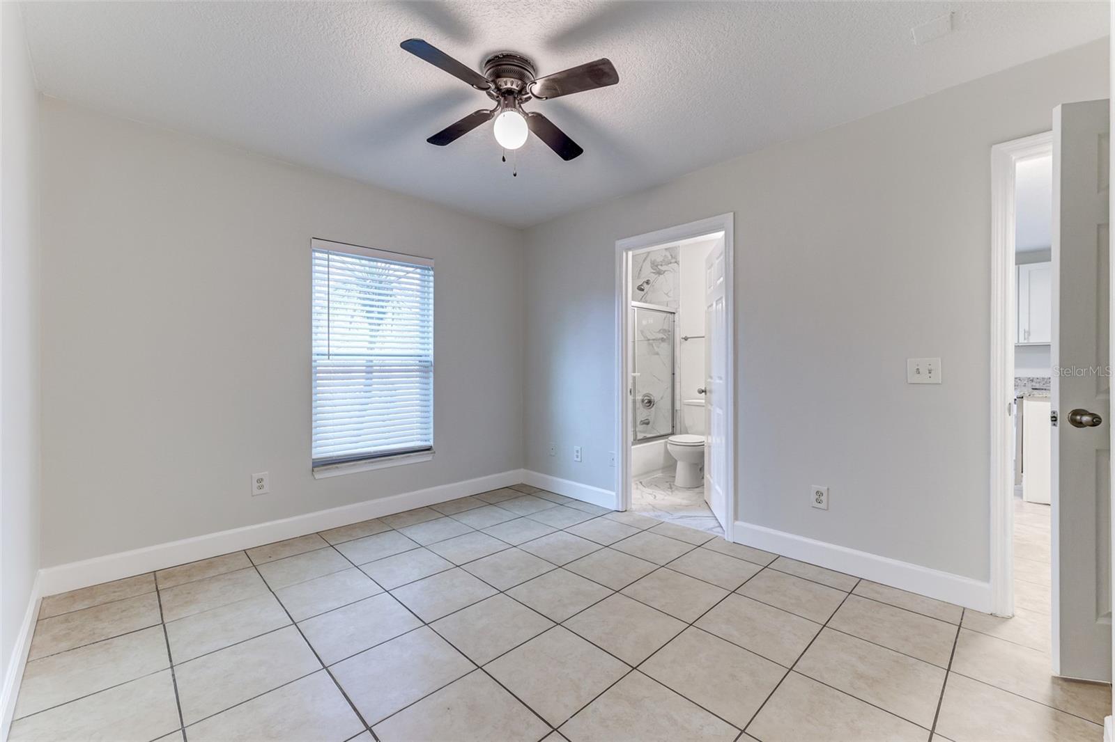 Image 29 of 39 For 3651 Goldenrod Road D101