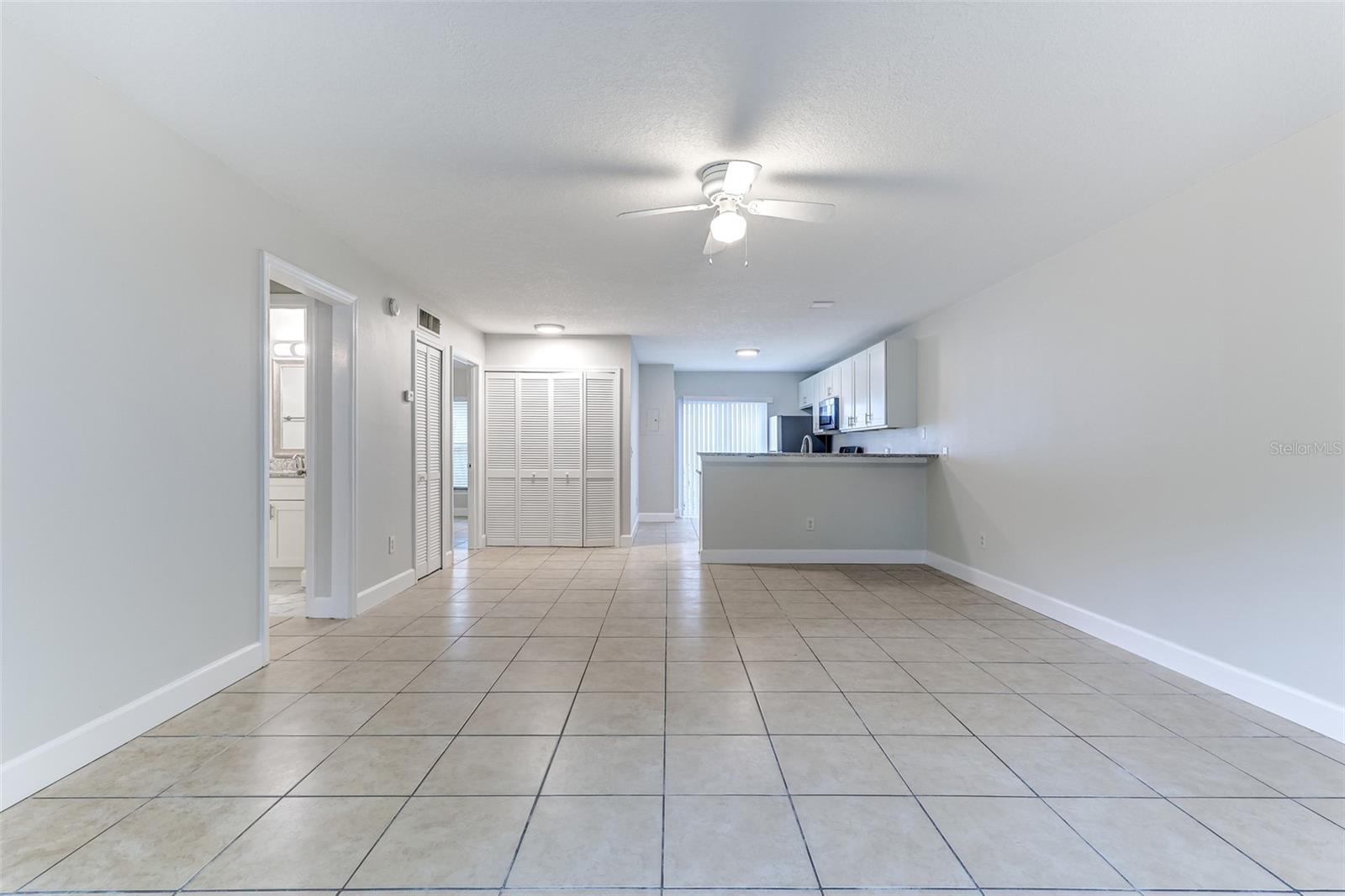 Image 3 of 39 For 3651 Goldenrod Road D101