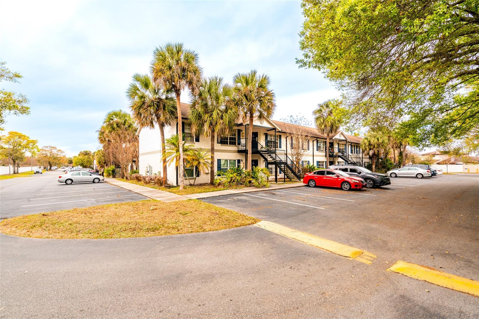 Image 34 of 39 For 3651 Goldenrod Road D101