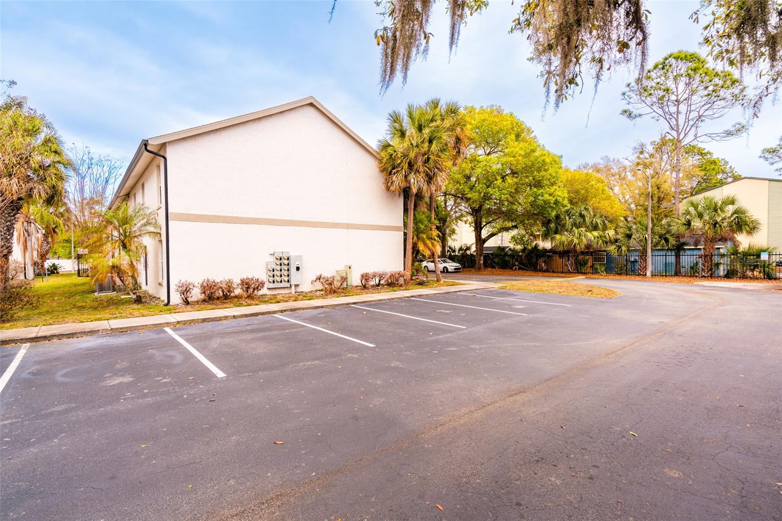 Image 36 of 39 For 3651 Goldenrod Road D101