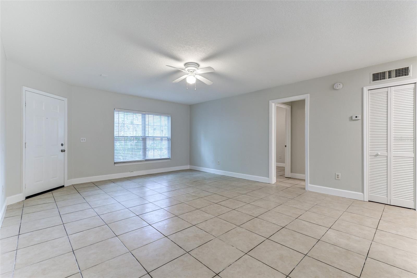 Image 6 of 39 For 3651 Goldenrod Road D101