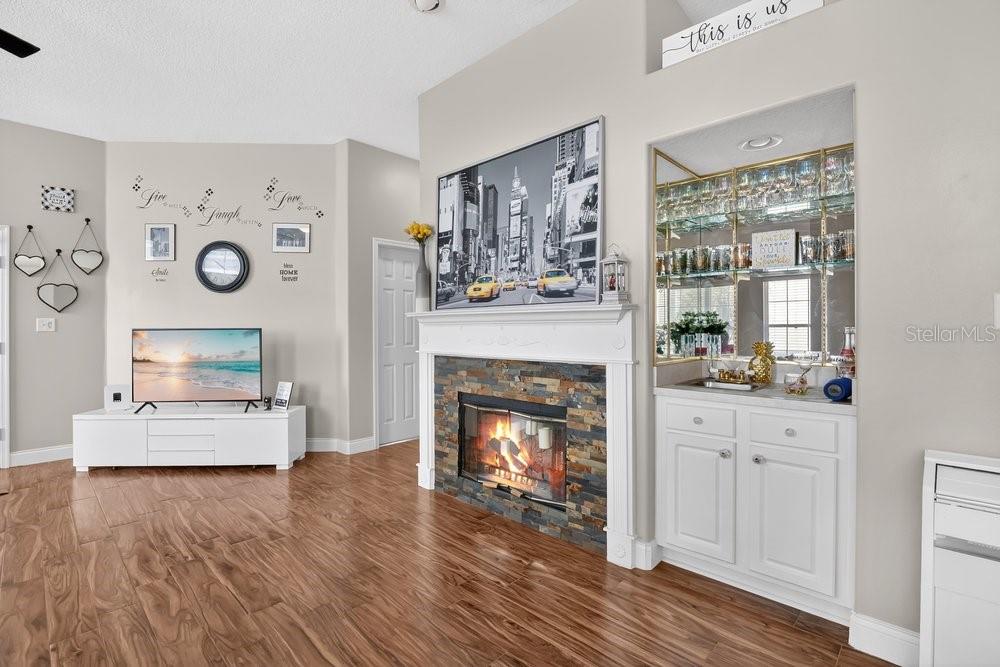 Image 6 of 31 For 8325 Foxworth Circle 22