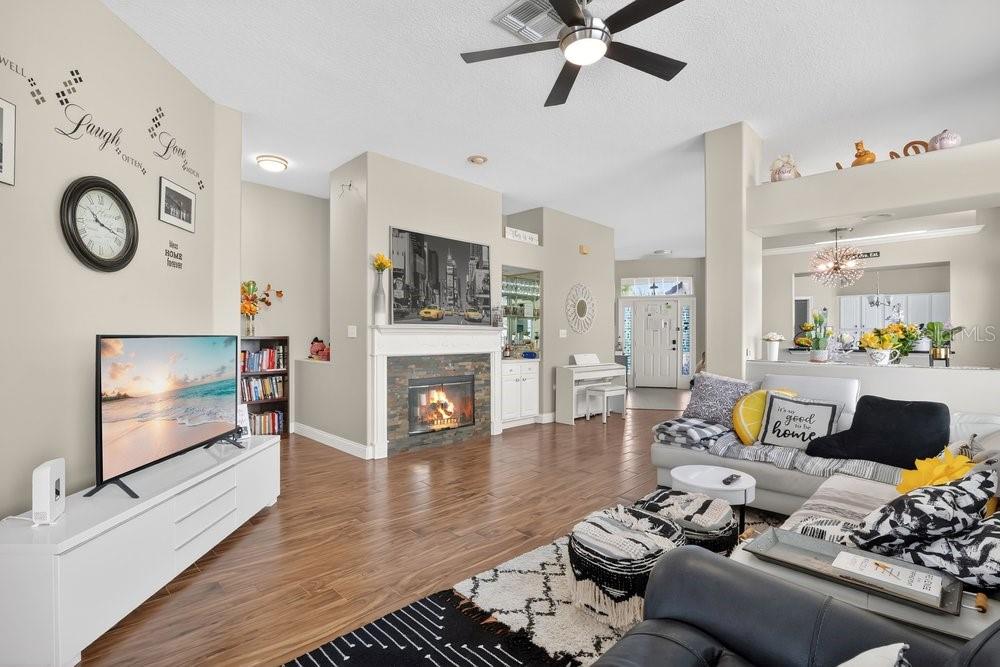 Image 7 of 31 For 8325 Foxworth Circle 22