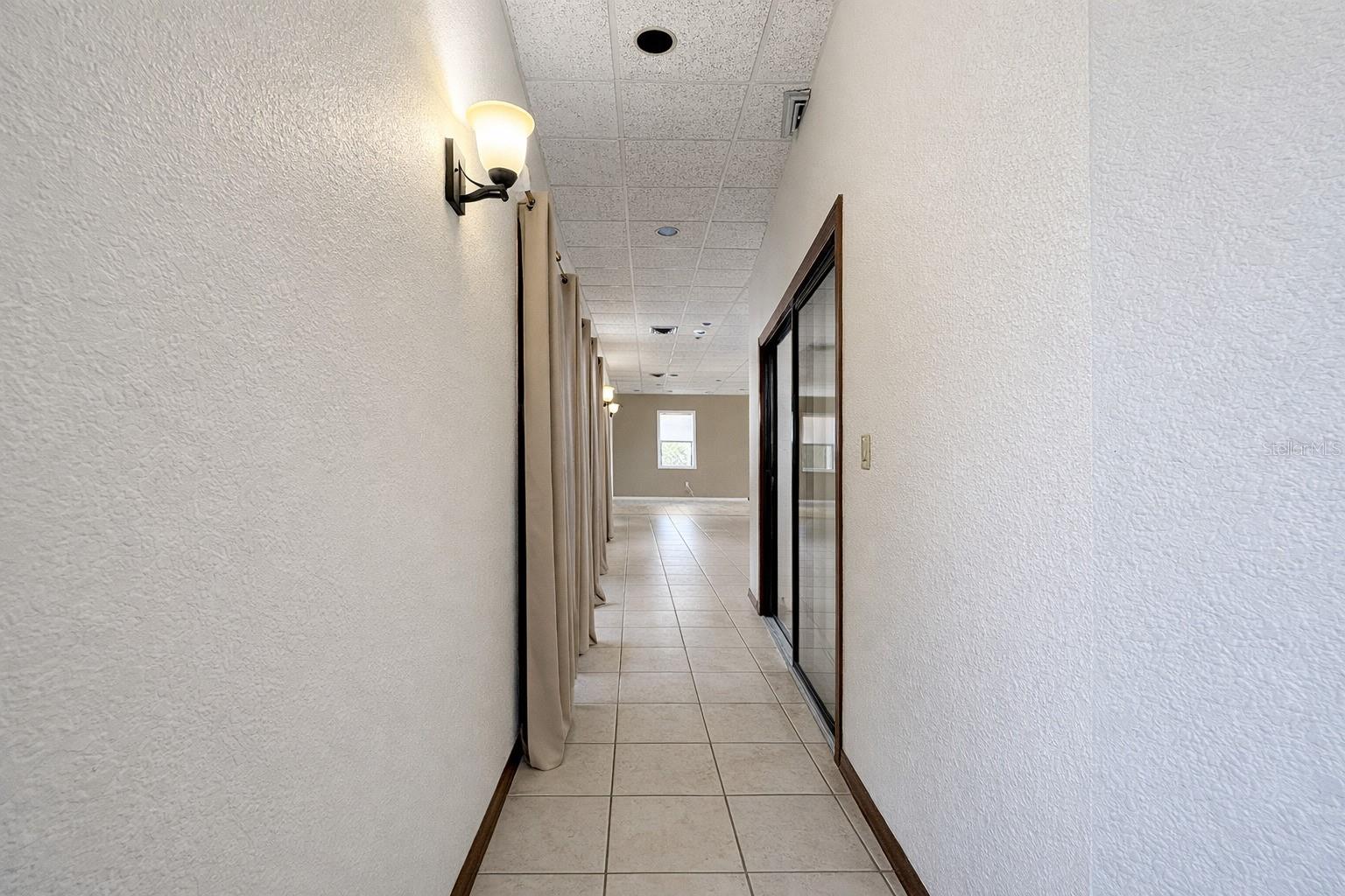 Image 11 of 37 For 6 Palm Way 