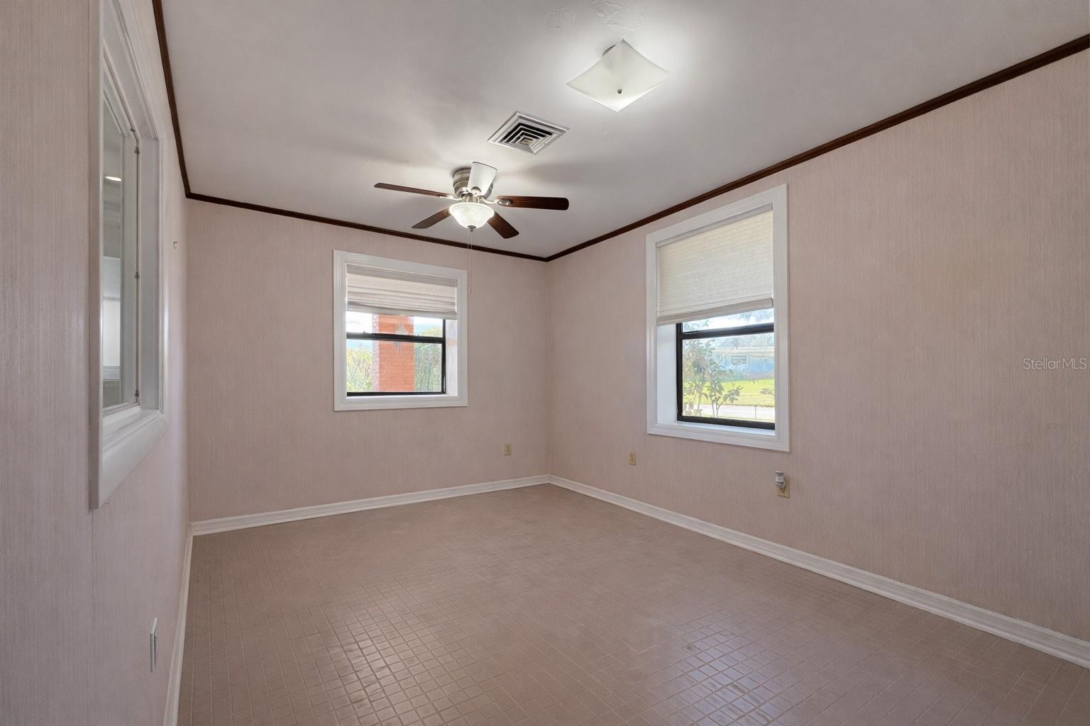 Image 12 of 37 For 6 Palm Way 