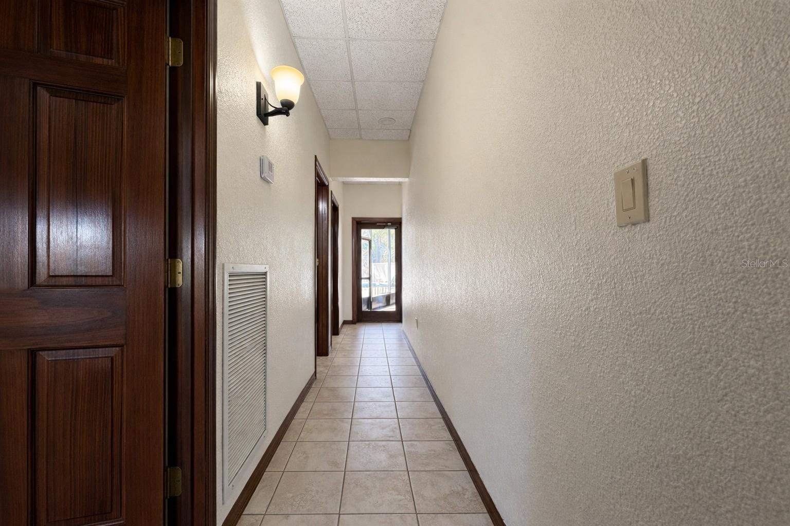 Image 15 of 37 For 6 Palm Way 