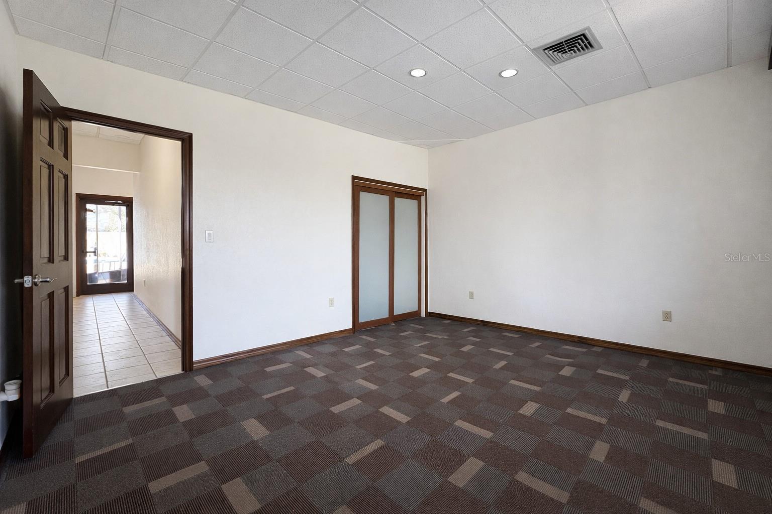 Image 16 of 37 For 6 Palm Way 