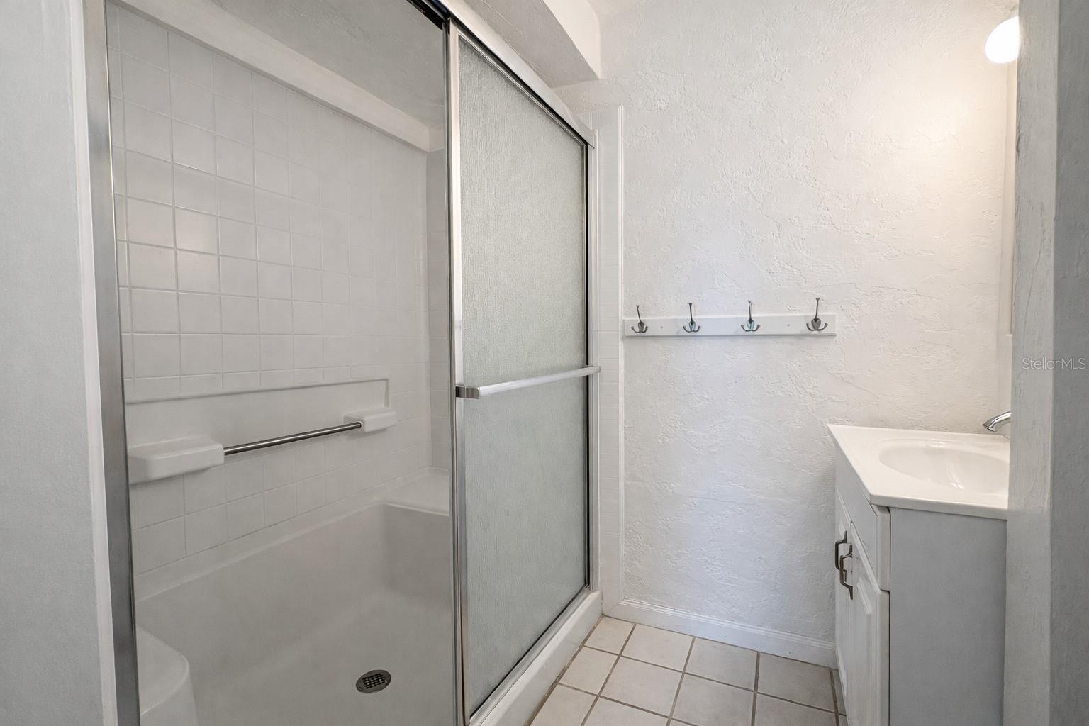 Image 20 of 37 For 6 Palm Way 