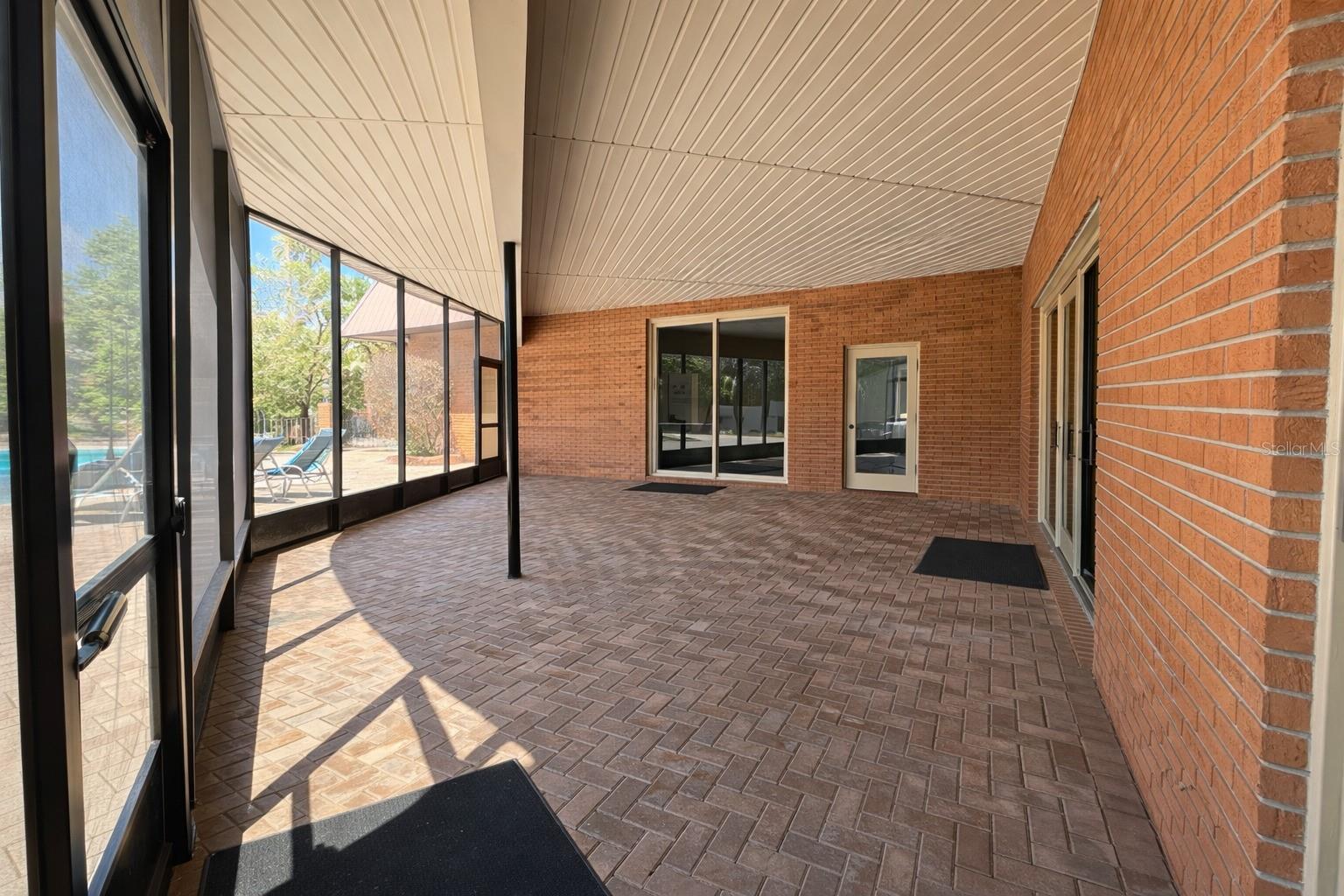 Image 29 of 37 For 6 Palm Way 