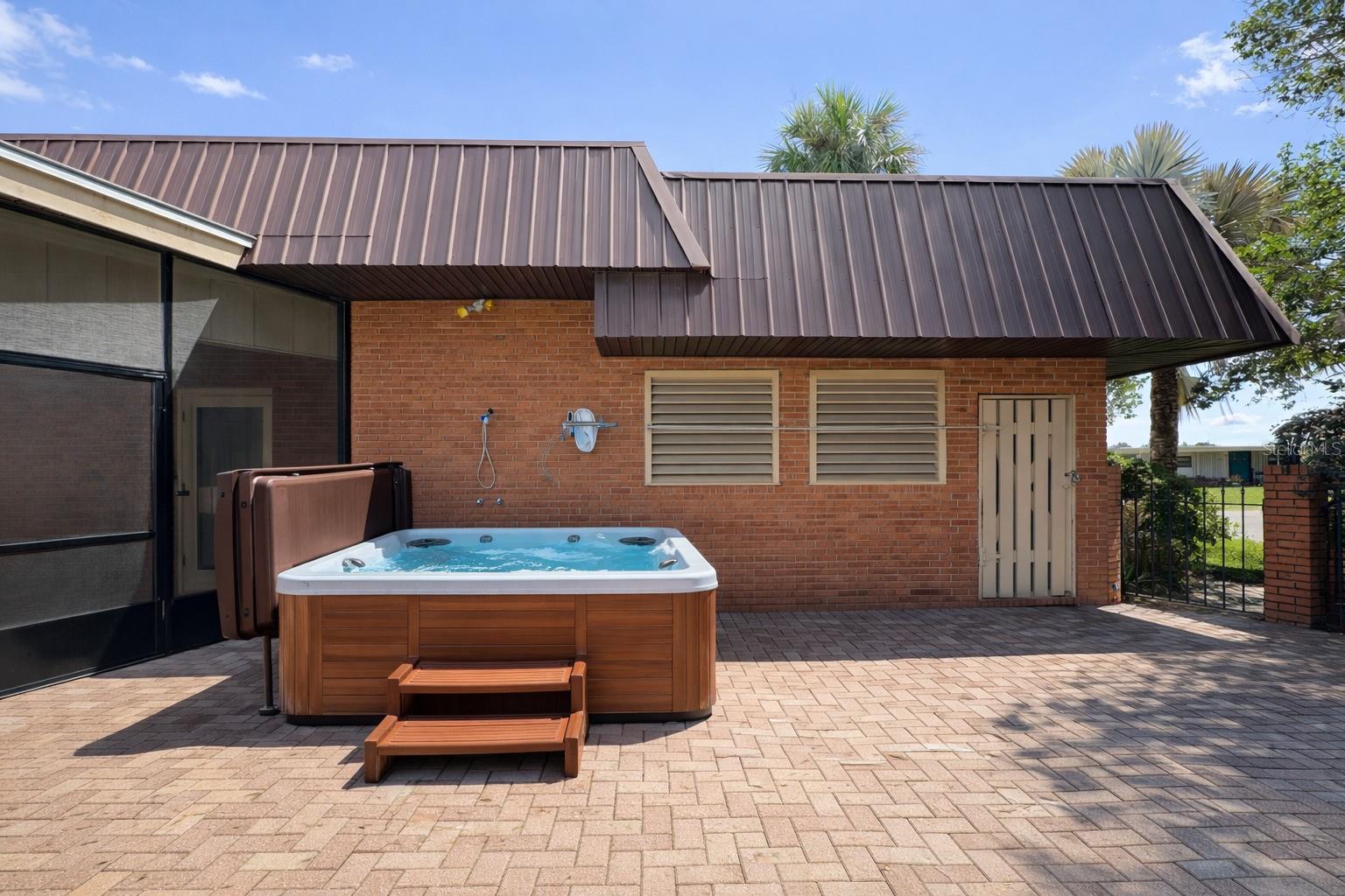 Image 30 of 37 For 6 Palm Way 