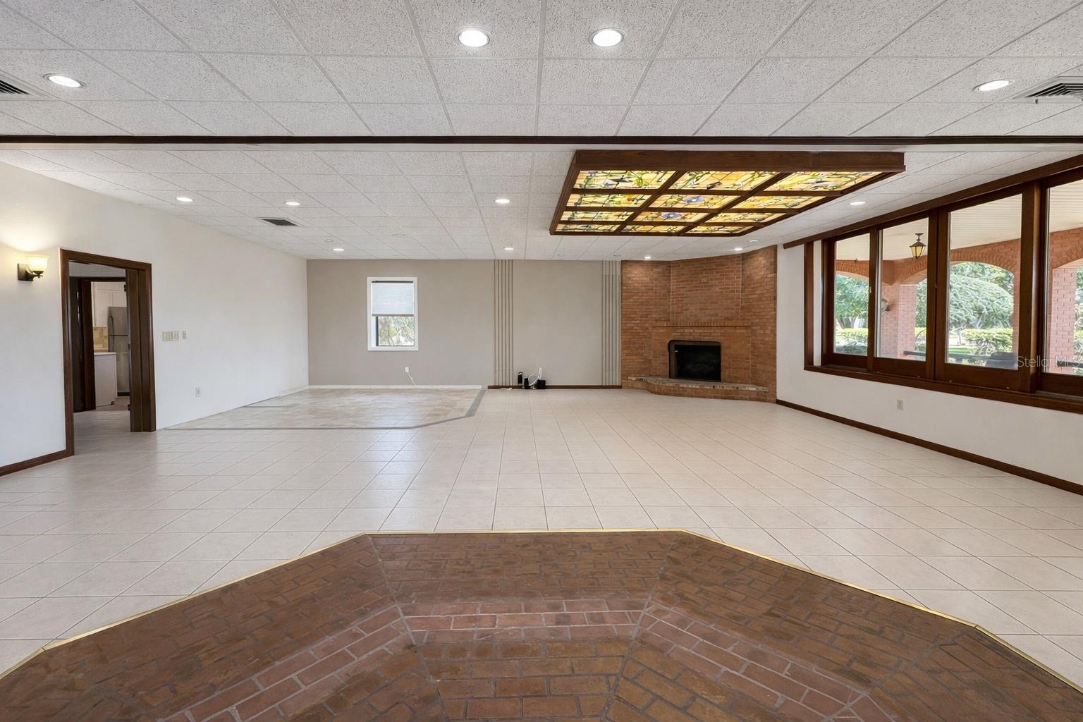 Image 6 of 37 For 6 Palm Way 