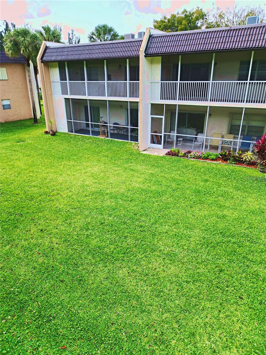 Image 3 of 34 For 140 Lake Meryl Drive 233