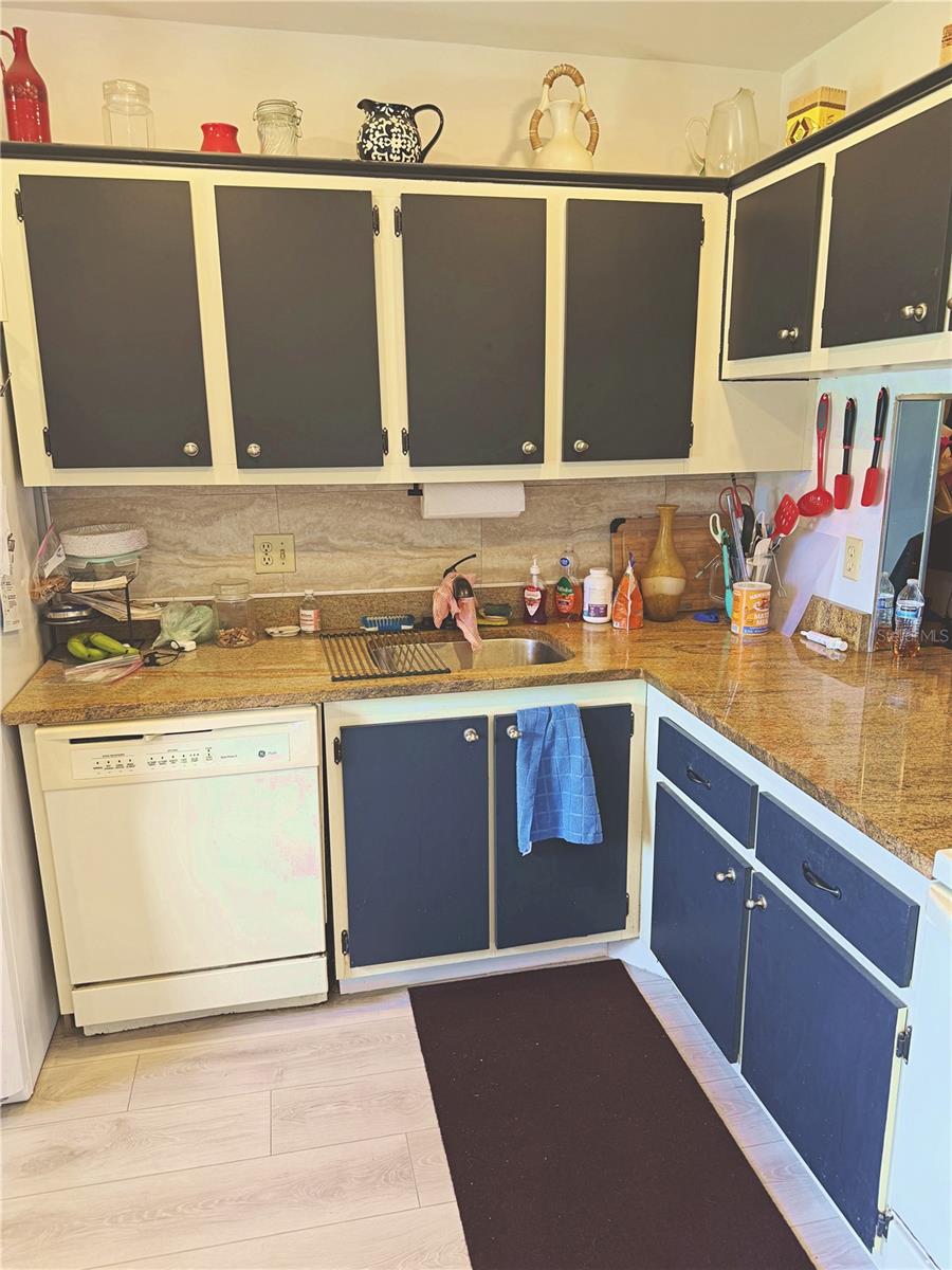 Image 33 of 34 For 140 Lake Meryl Drive 233