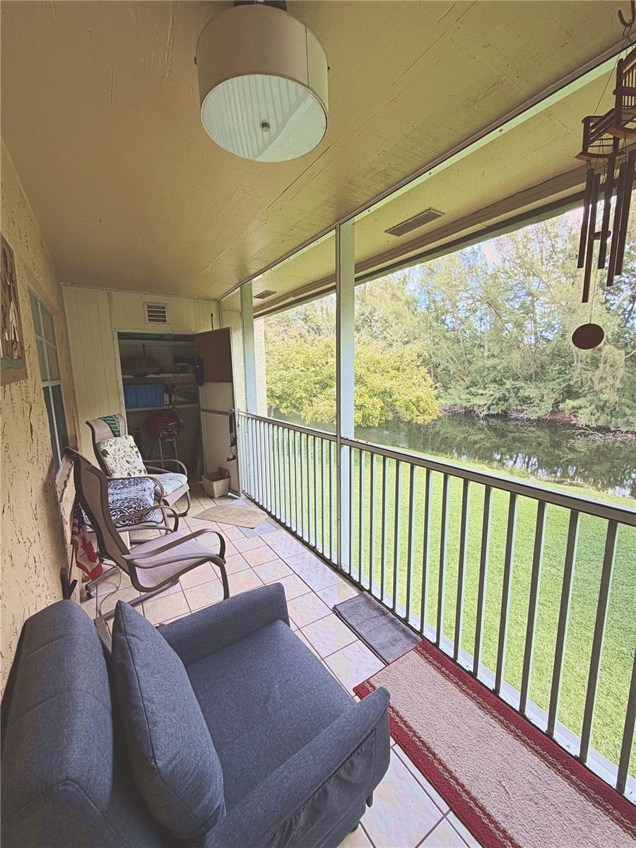 Image 7 of 34 For 140 Lake Meryl Drive 233