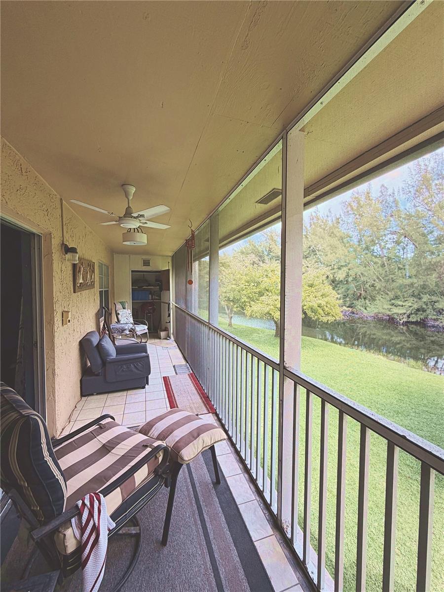 Image 9 of 34 For 140 Lake Meryl Drive 233