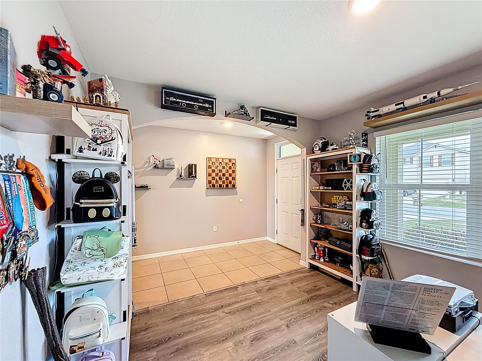 Image 3 of 32 For 3689 Maidencain Street