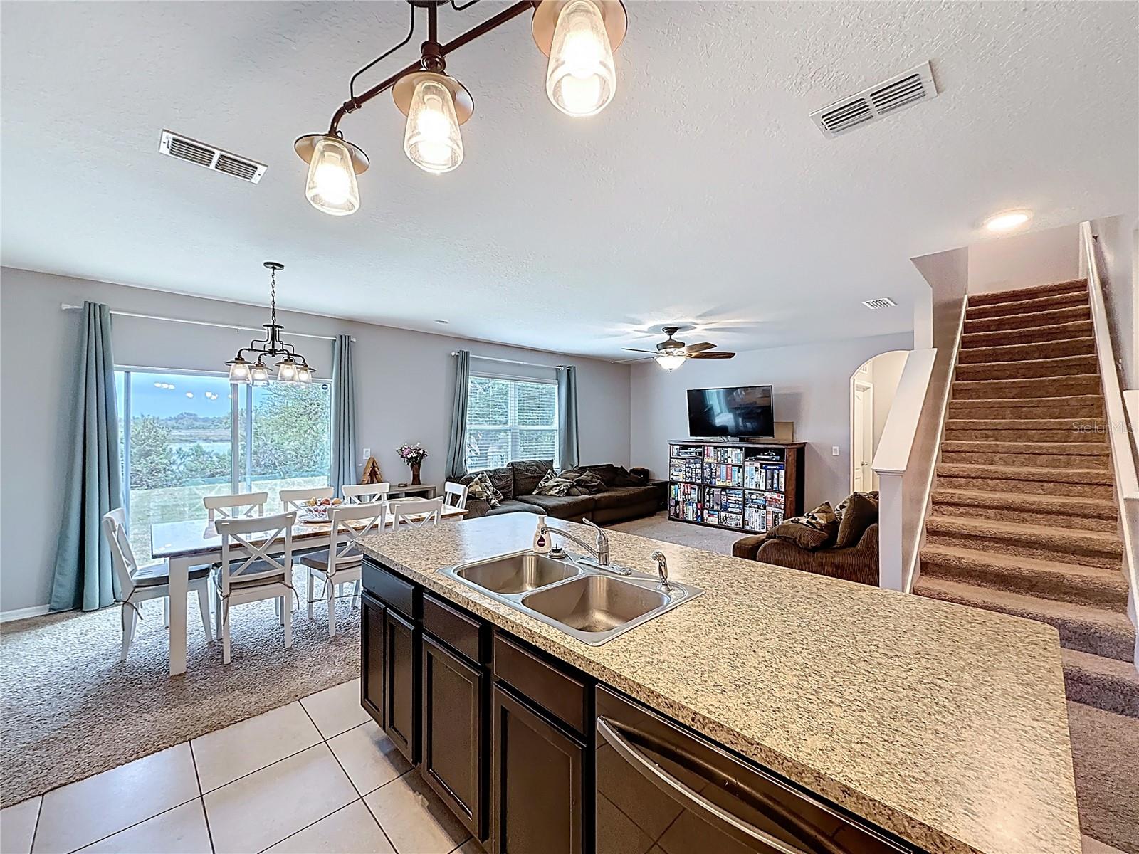 Image 5 of 32 For 3689 Maidencain Street