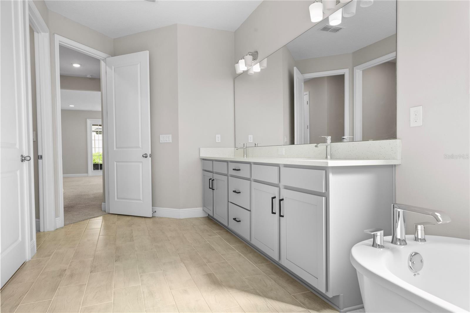 Image 43 of 87 For 4446 Renly Lane