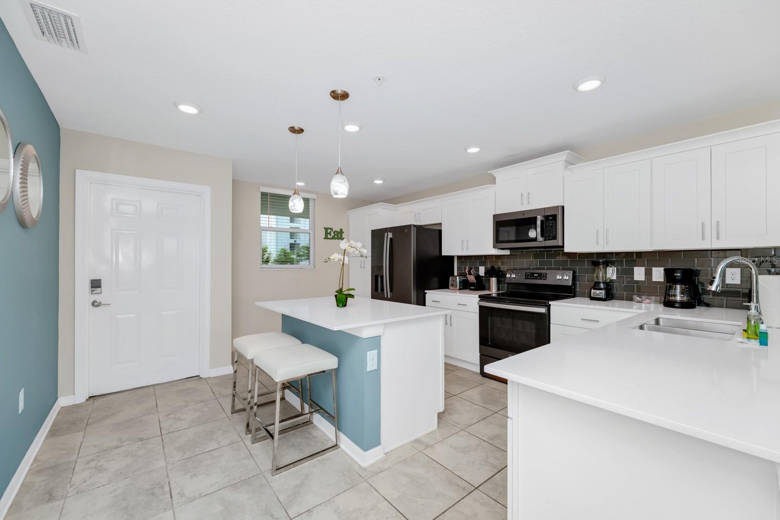 Image 9 of 39 For 3171 Paradox Circle 104