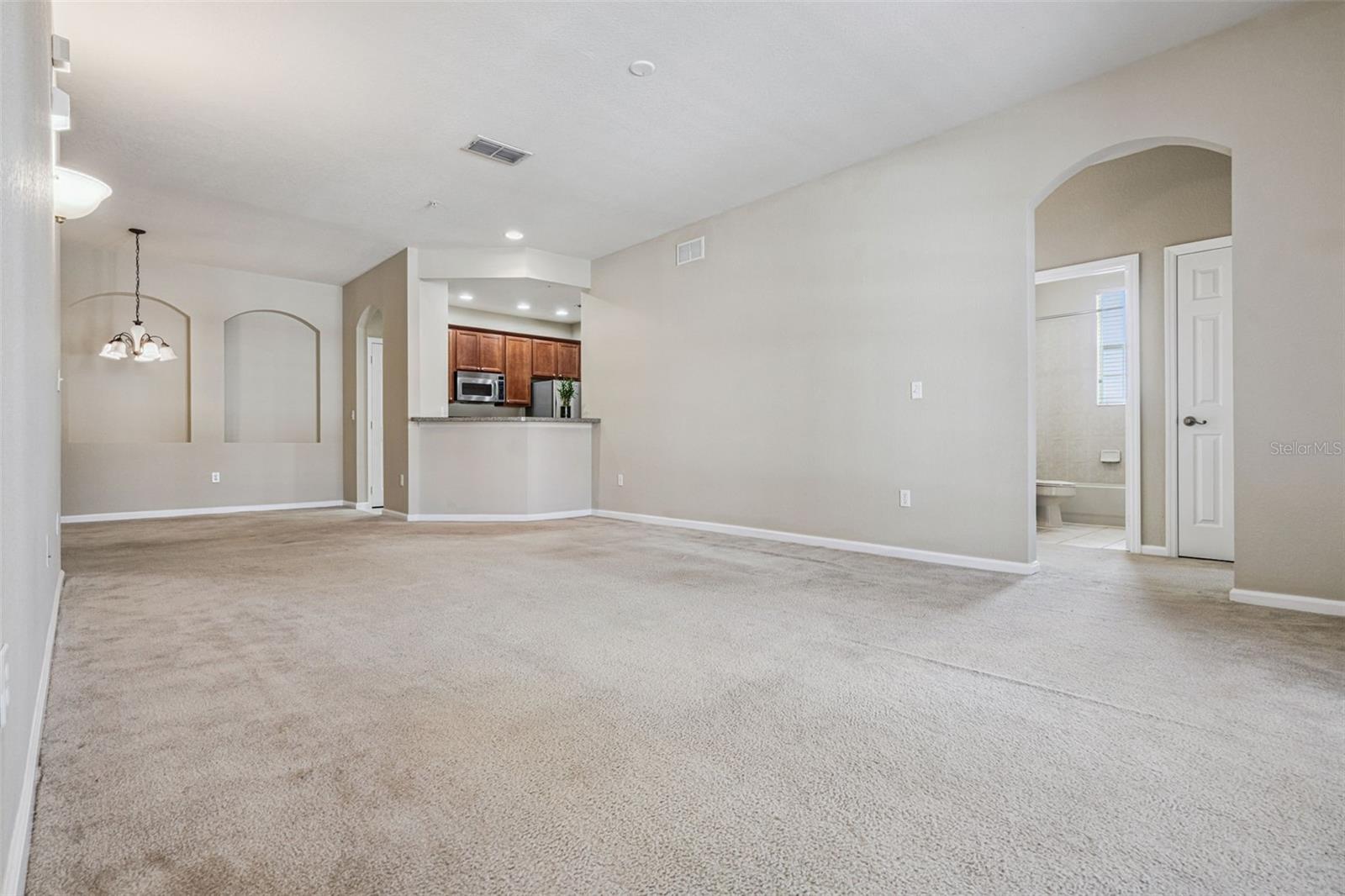 Image 14 of 58 For 3001 Laurel Park Lane 207