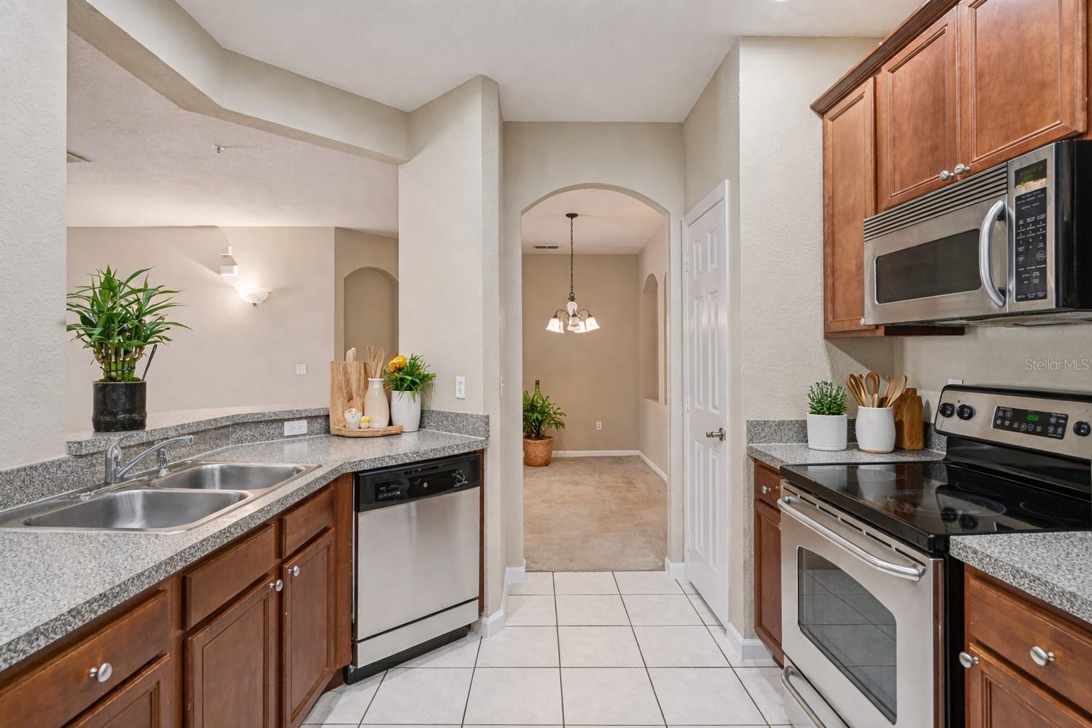 Image 17 of 58 For 3001 Laurel Park Lane 207