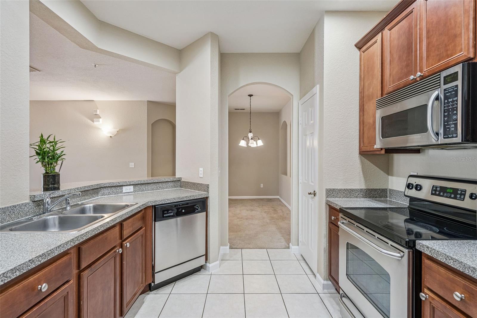 Image 18 of 58 For 3001 Laurel Park Lane 207