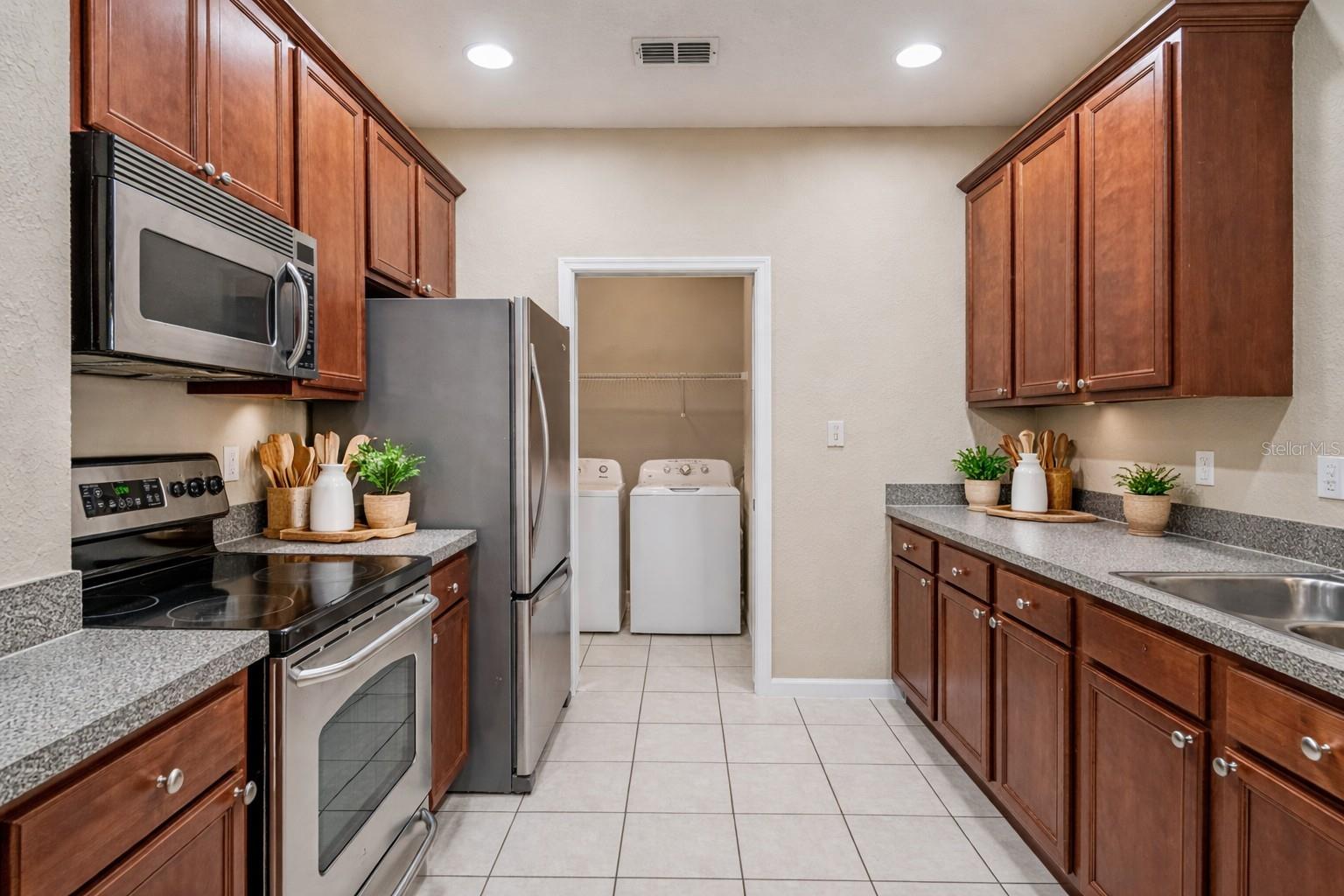 Image 19 of 58 For 3001 Laurel Park Lane 207