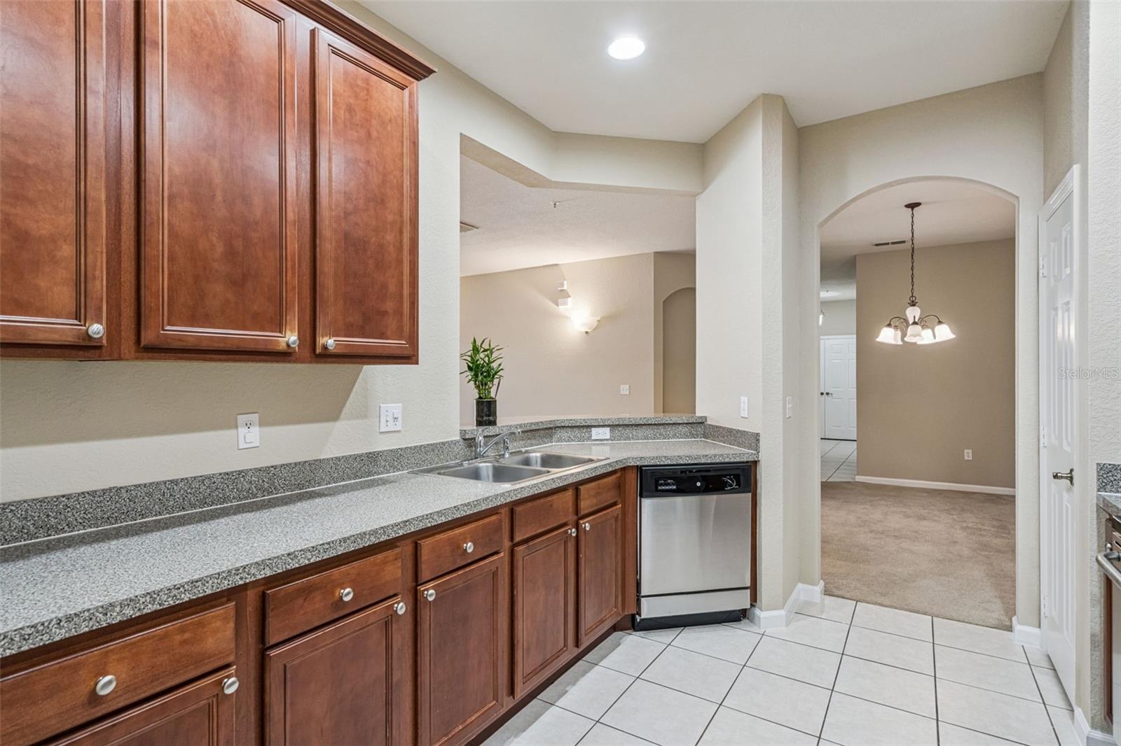 Image 22 of 58 For 3001 Laurel Park Lane 207