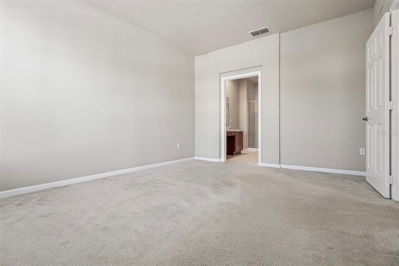 Image 25 of 58 For 3001 Laurel Park Lane 207