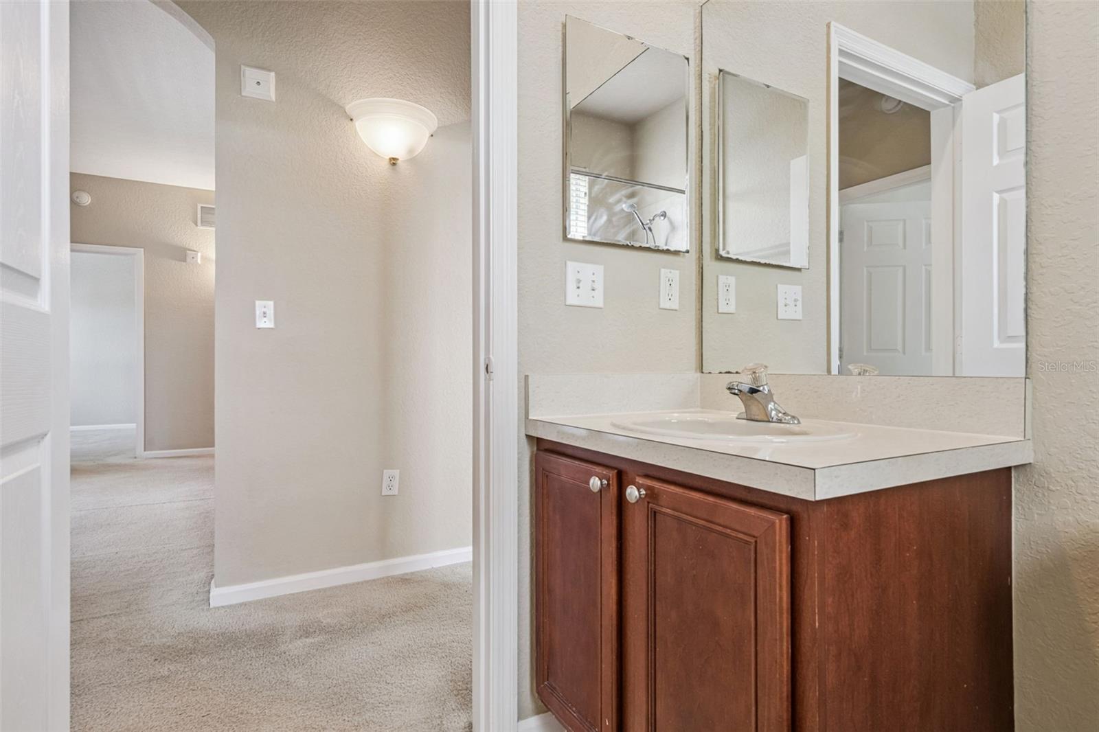 Image 38 of 58 For 3001 Laurel Park Lane 207