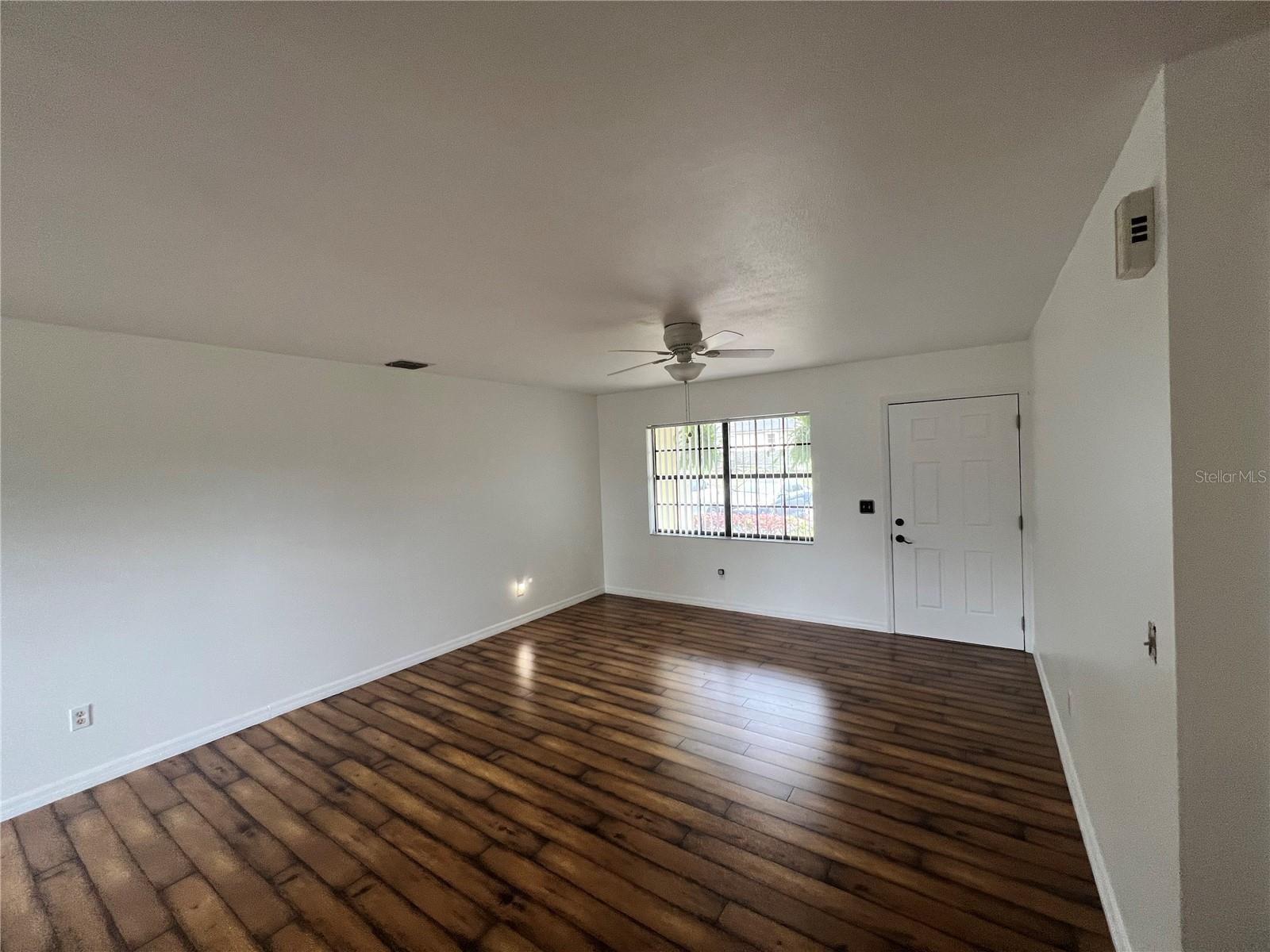 Image 10 of 17 For 3333 Valeview Drive