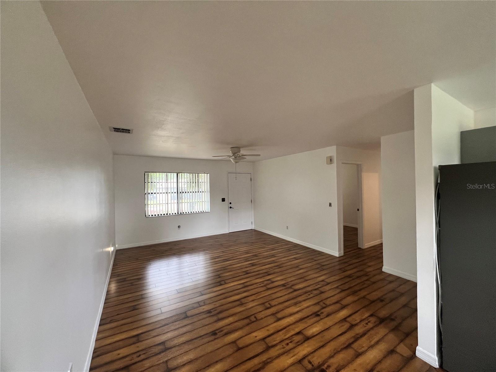 Image 11 of 17 For 3333 Valeview Drive