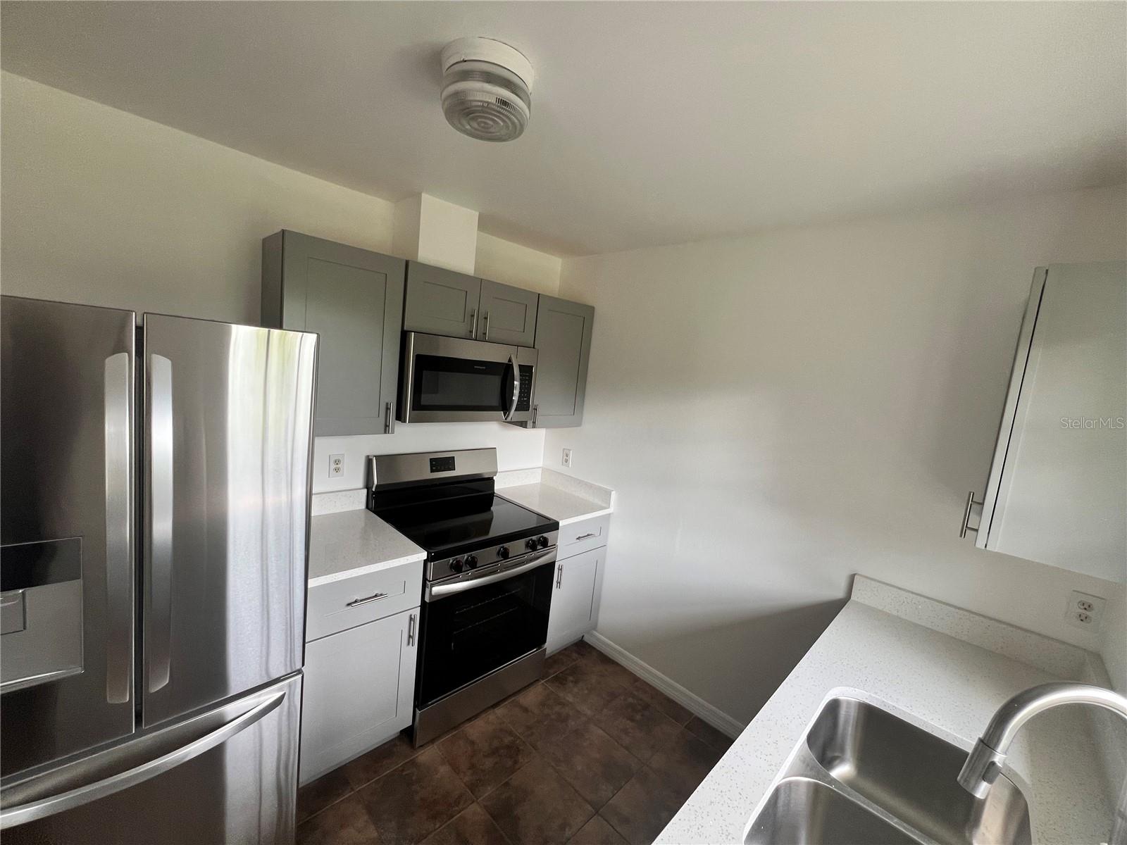 Image 13 of 17 For 3333 Valeview Drive