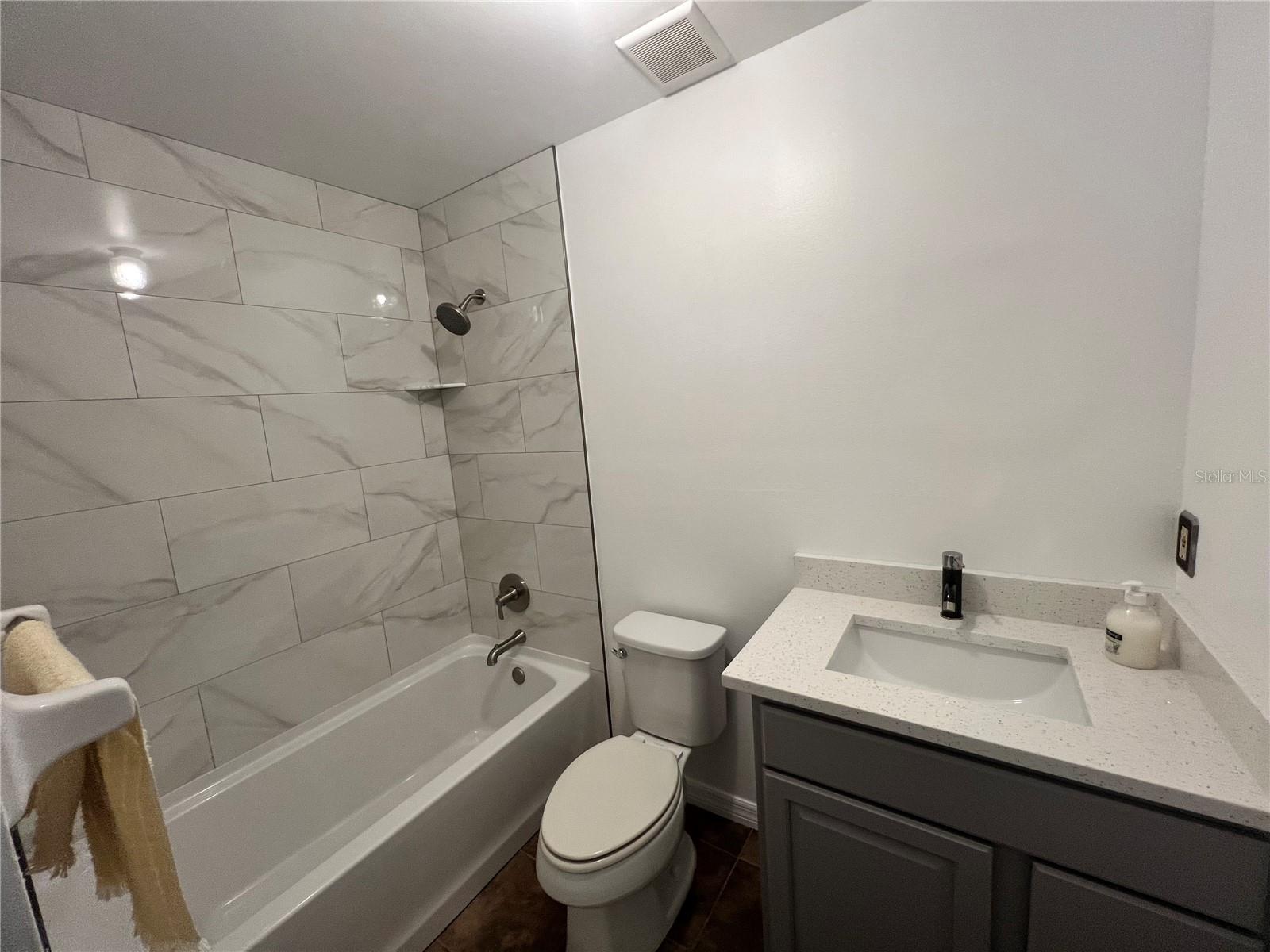 Image 3 of 17 For 3333 Valeview Drive