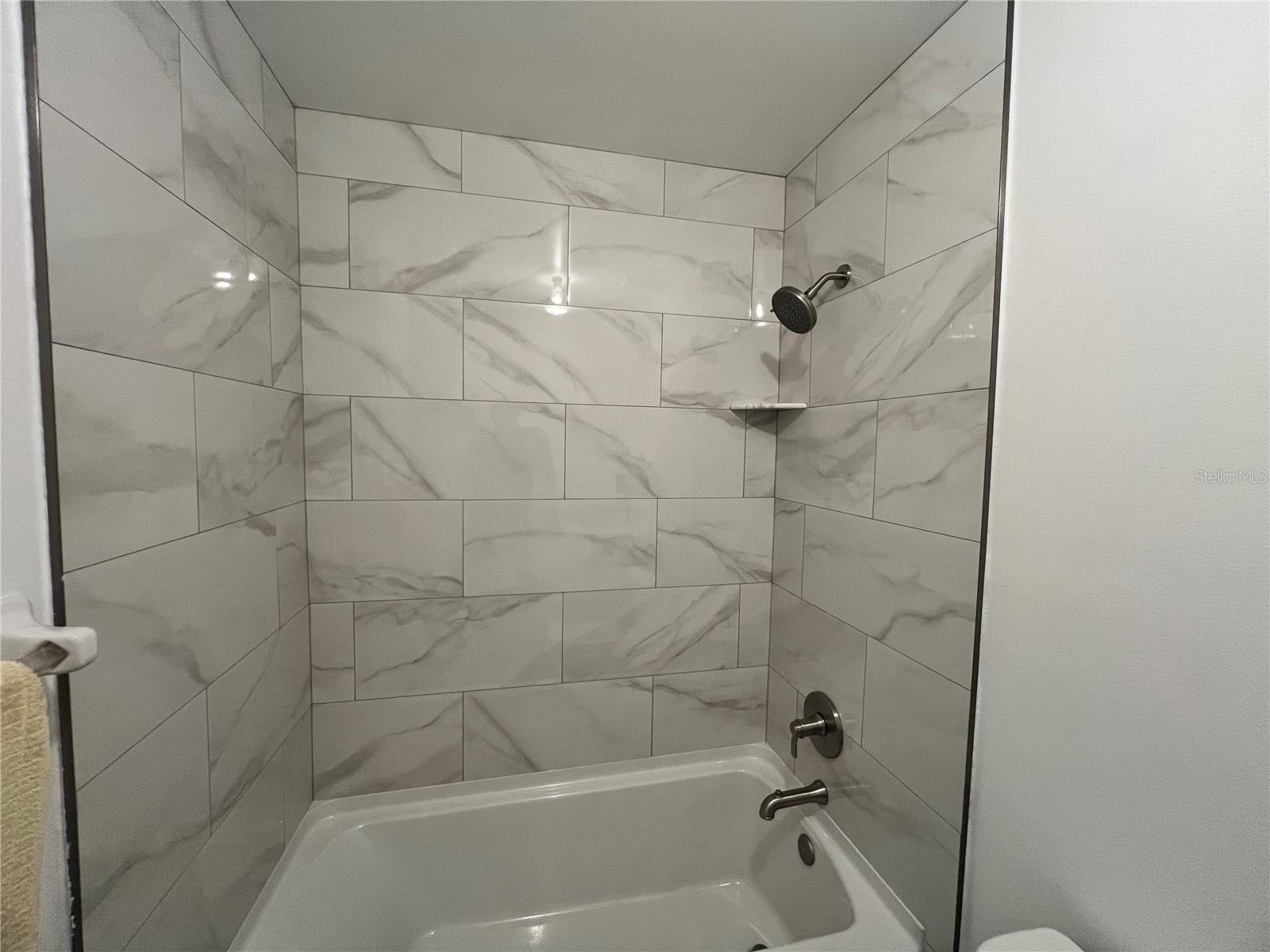 Image 4 of 17 For 3333 Valeview Drive