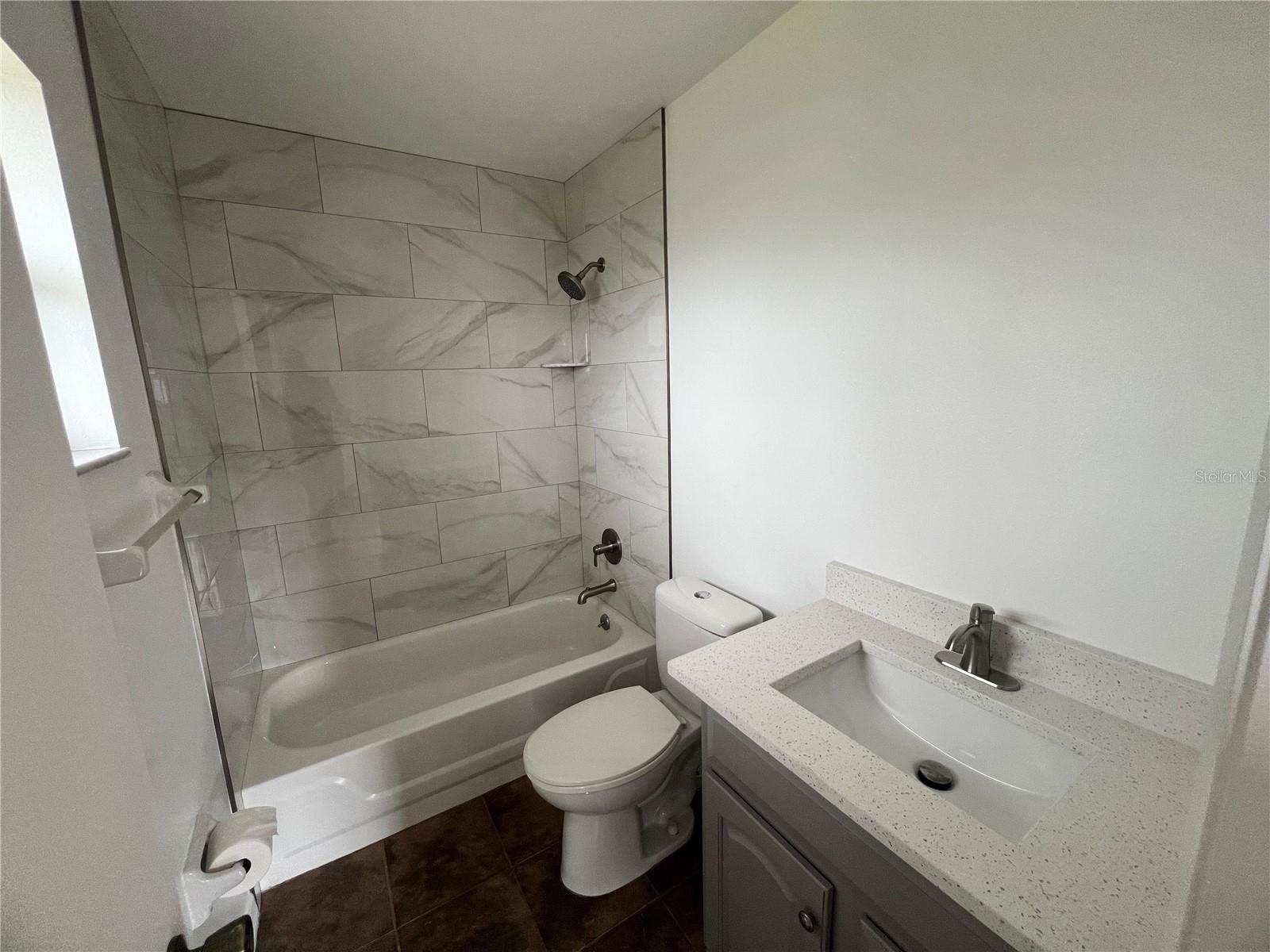 Image 7 of 17 For 3333 Valeview Drive