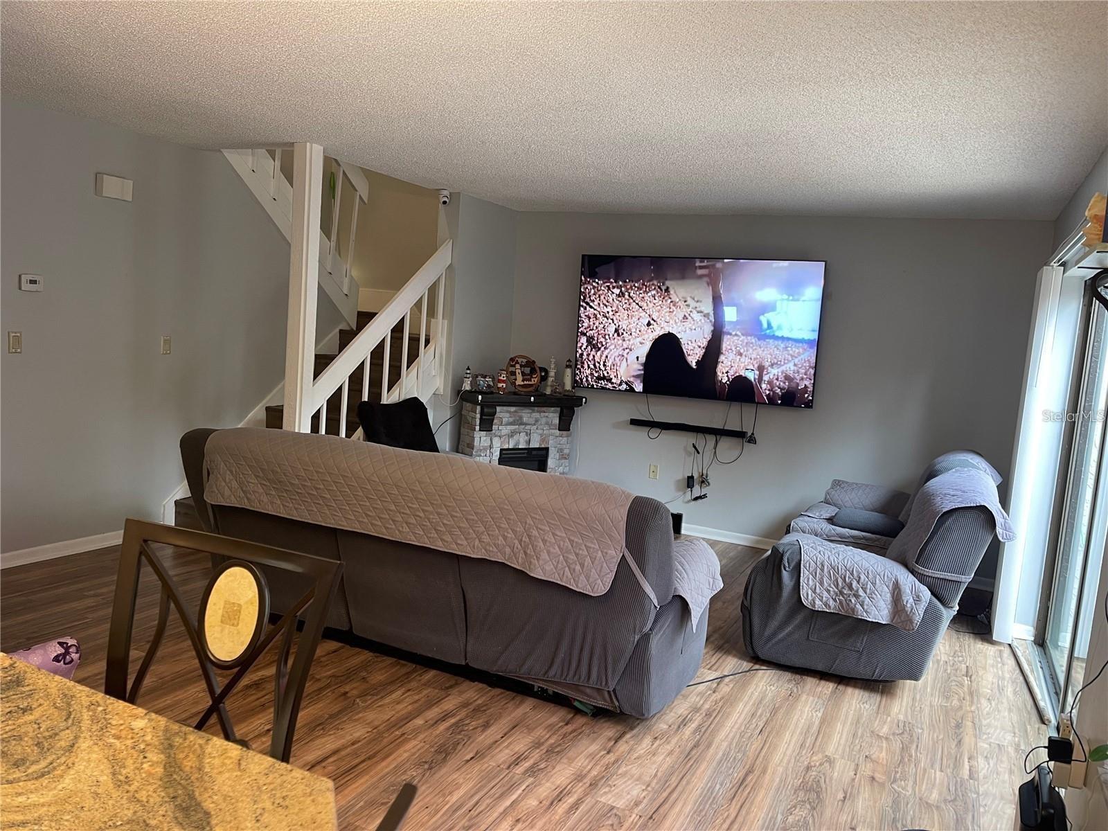 Image 10 of 28 For 4252 Player Circle 125