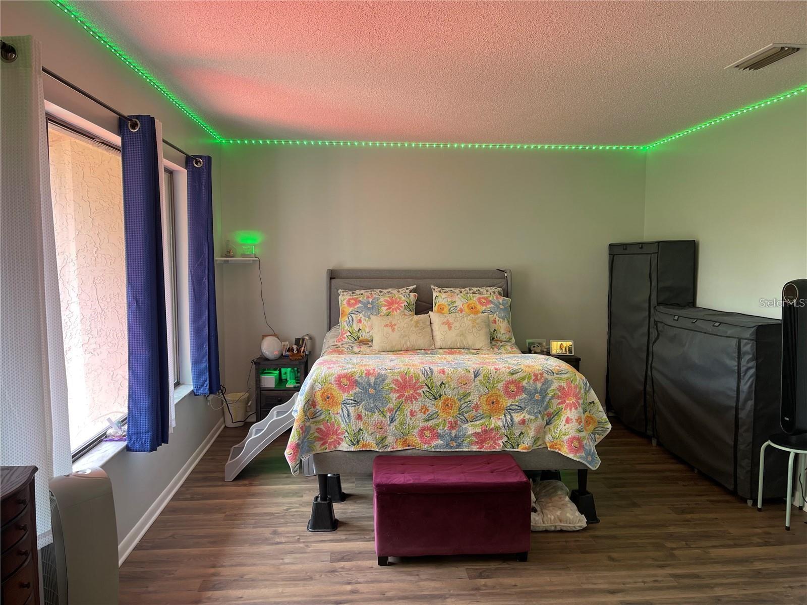 Image 14 of 28 For 4252 Player Circle 125