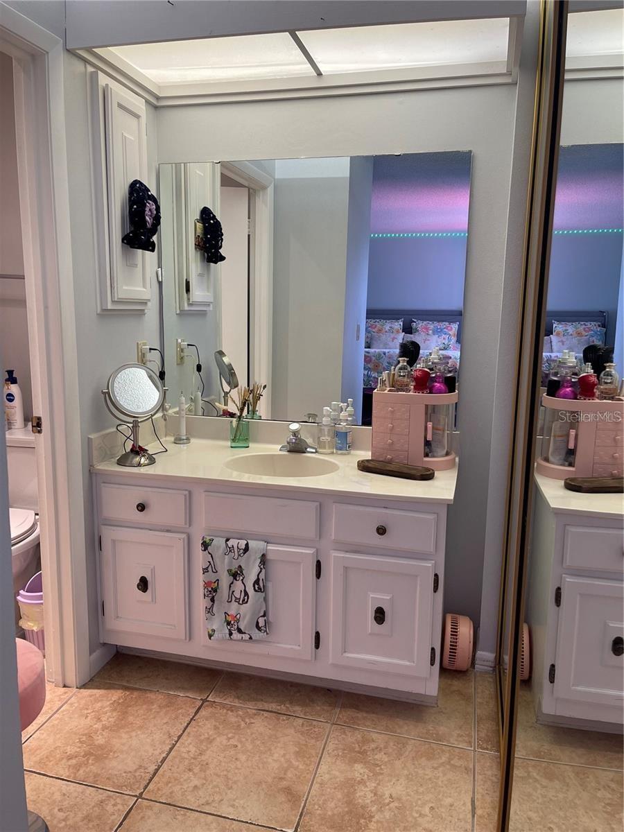 Image 16 of 28 For 4252 Player Circle 125