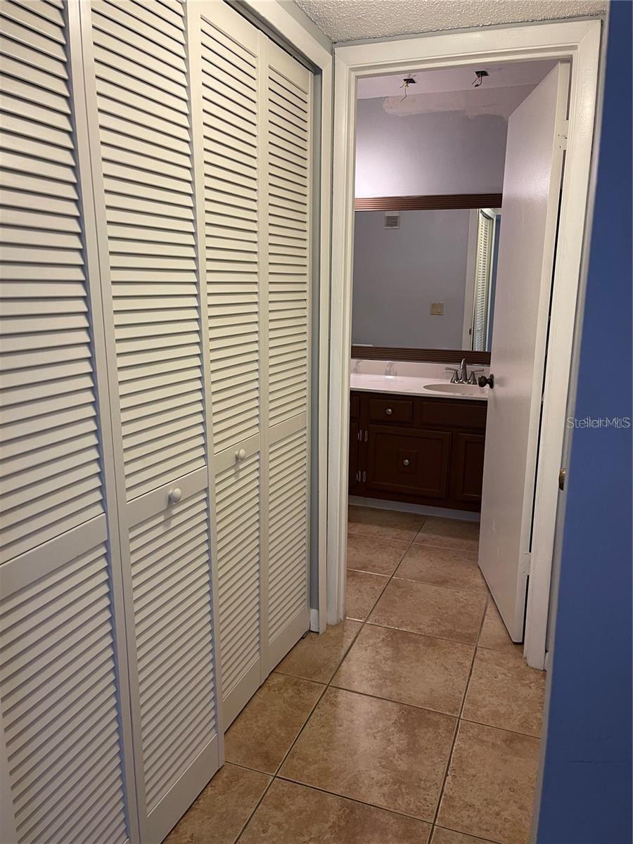 Image 21 of 28 For 4252 Player Circle 125