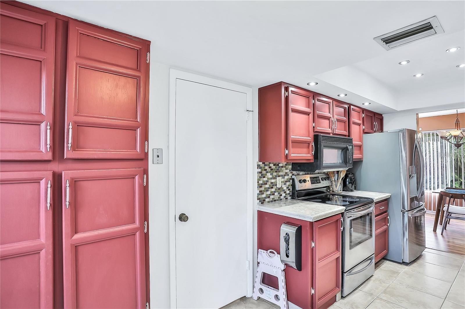 Image 7 of 28 For 4252 Player Circle 125