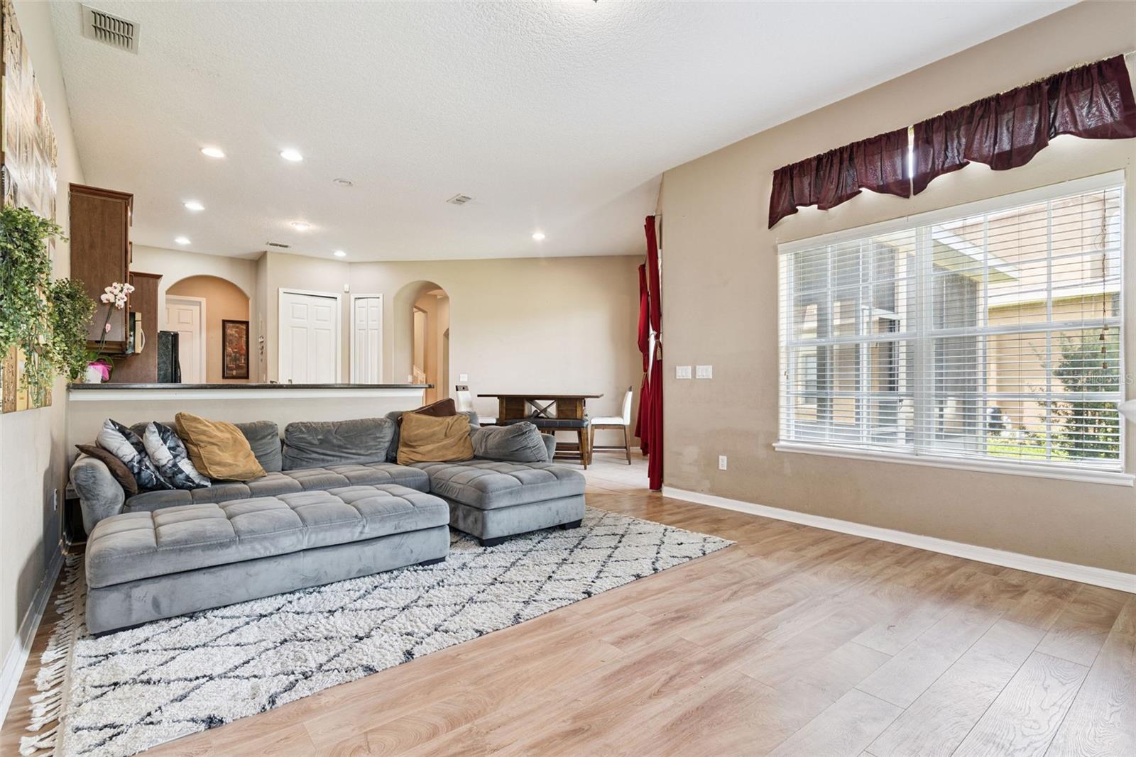 Image 10 of 30 For 16249 Tudor Grove Drive