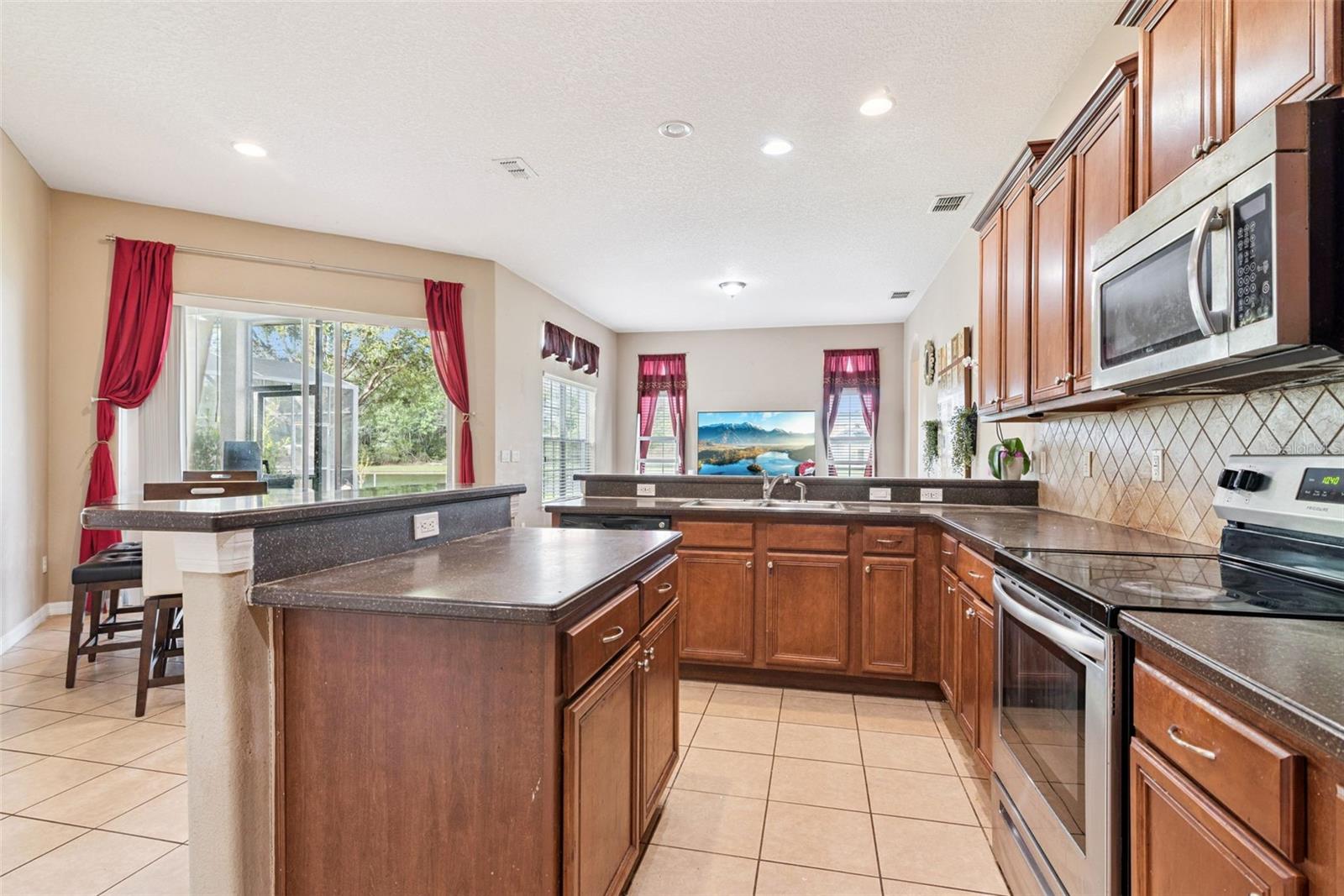 Image 13 of 30 For 16249 Tudor Grove Drive