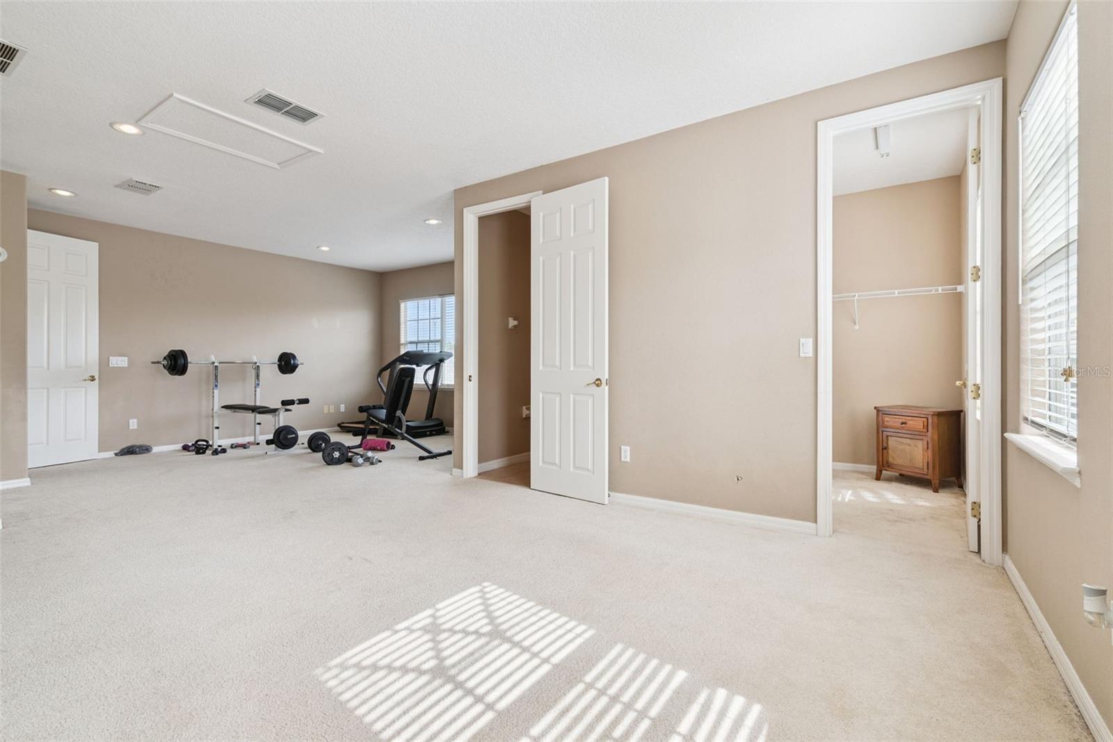 Image 16 of 30 For 16249 Tudor Grove Drive