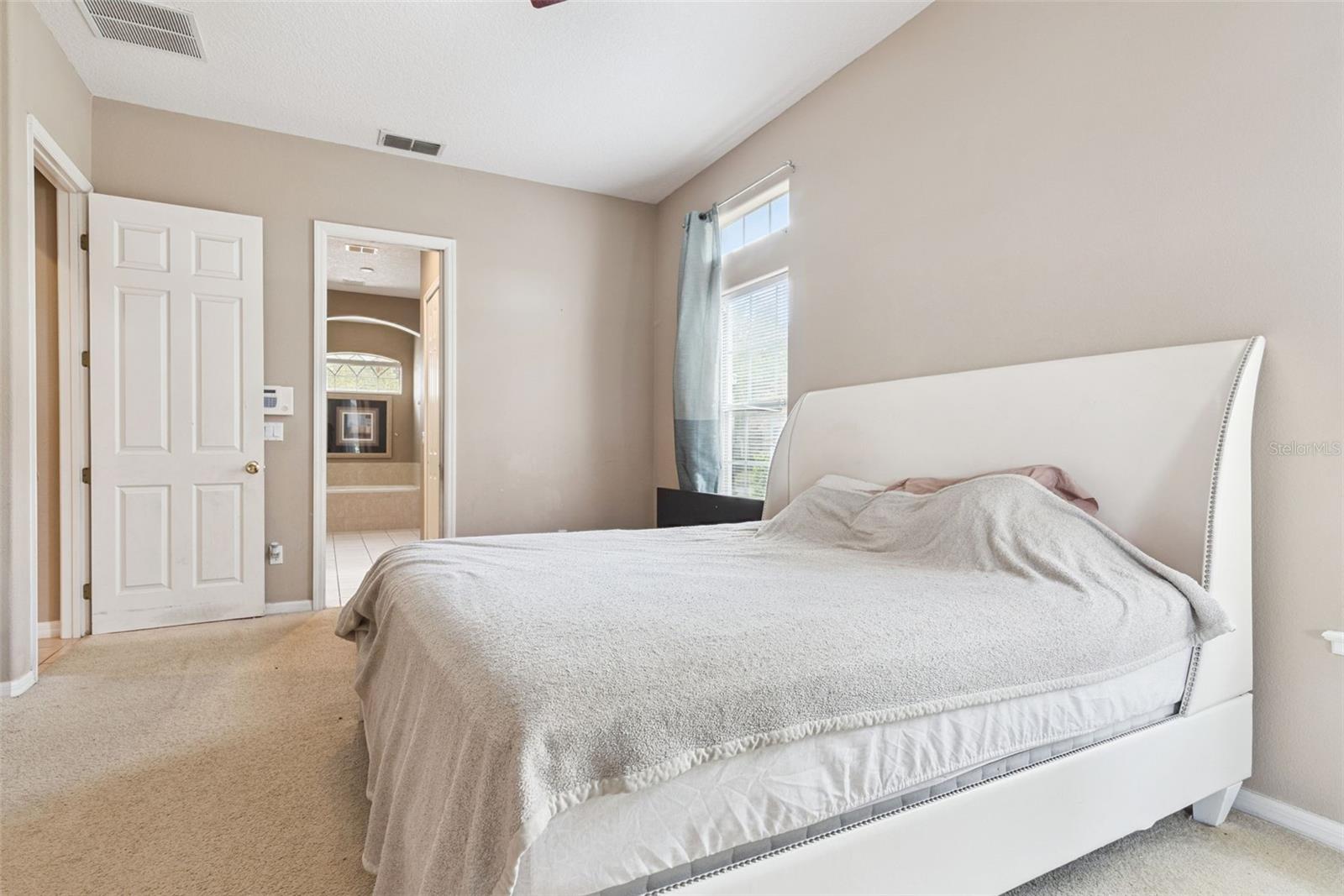 Image 18 of 30 For 16249 Tudor Grove Drive