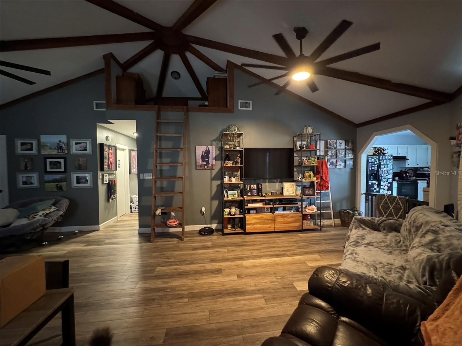 Image 6 of 19 For 18001 Phil C Peters Road